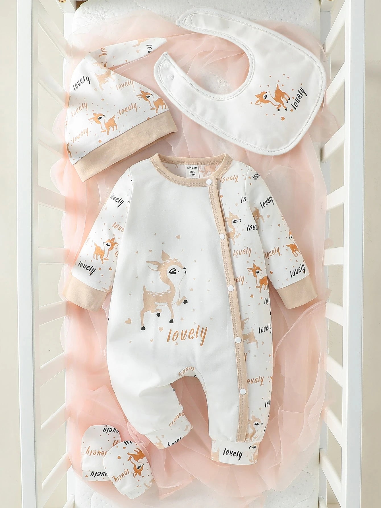 Baby Girl Newborn Cartoon & Letter Graphic Jumpsuit & Hat & Bib & Gloves White
