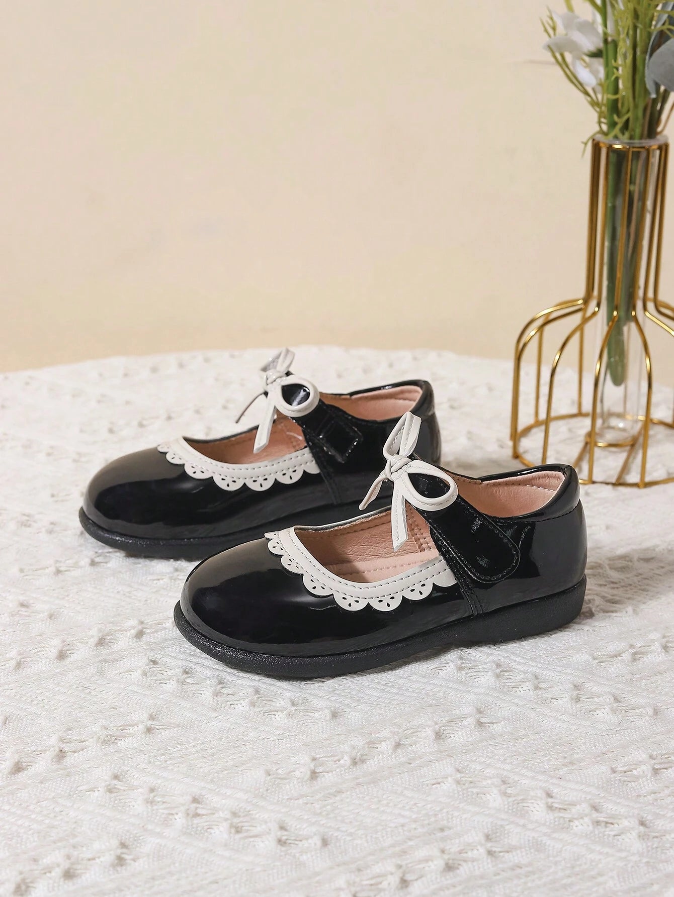 Girls Bow Decor Scallop Trim Hook-and-loop Fastener Mary Janes Shoes