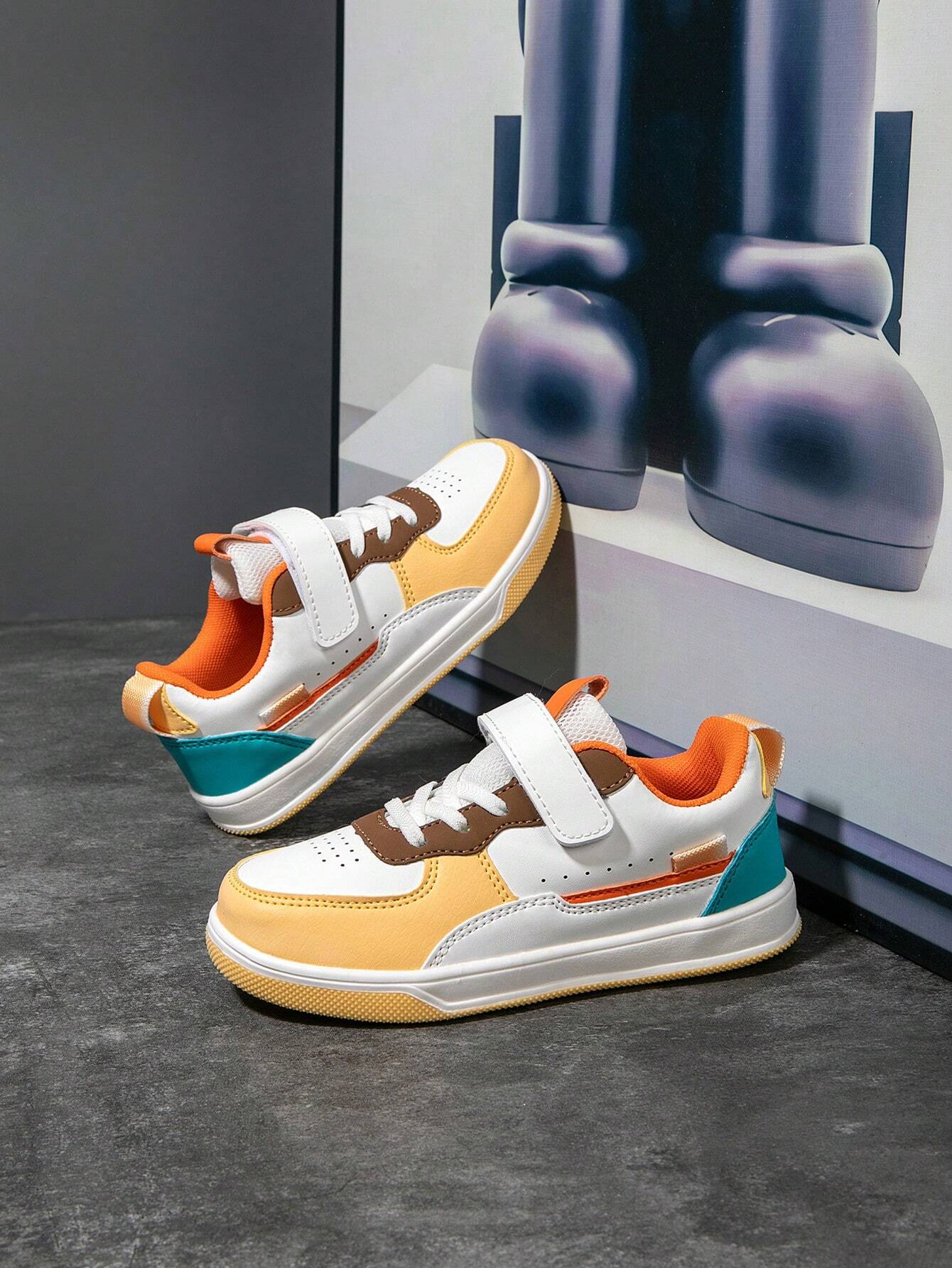 1pair Kids Sports Sneakers Multicolor