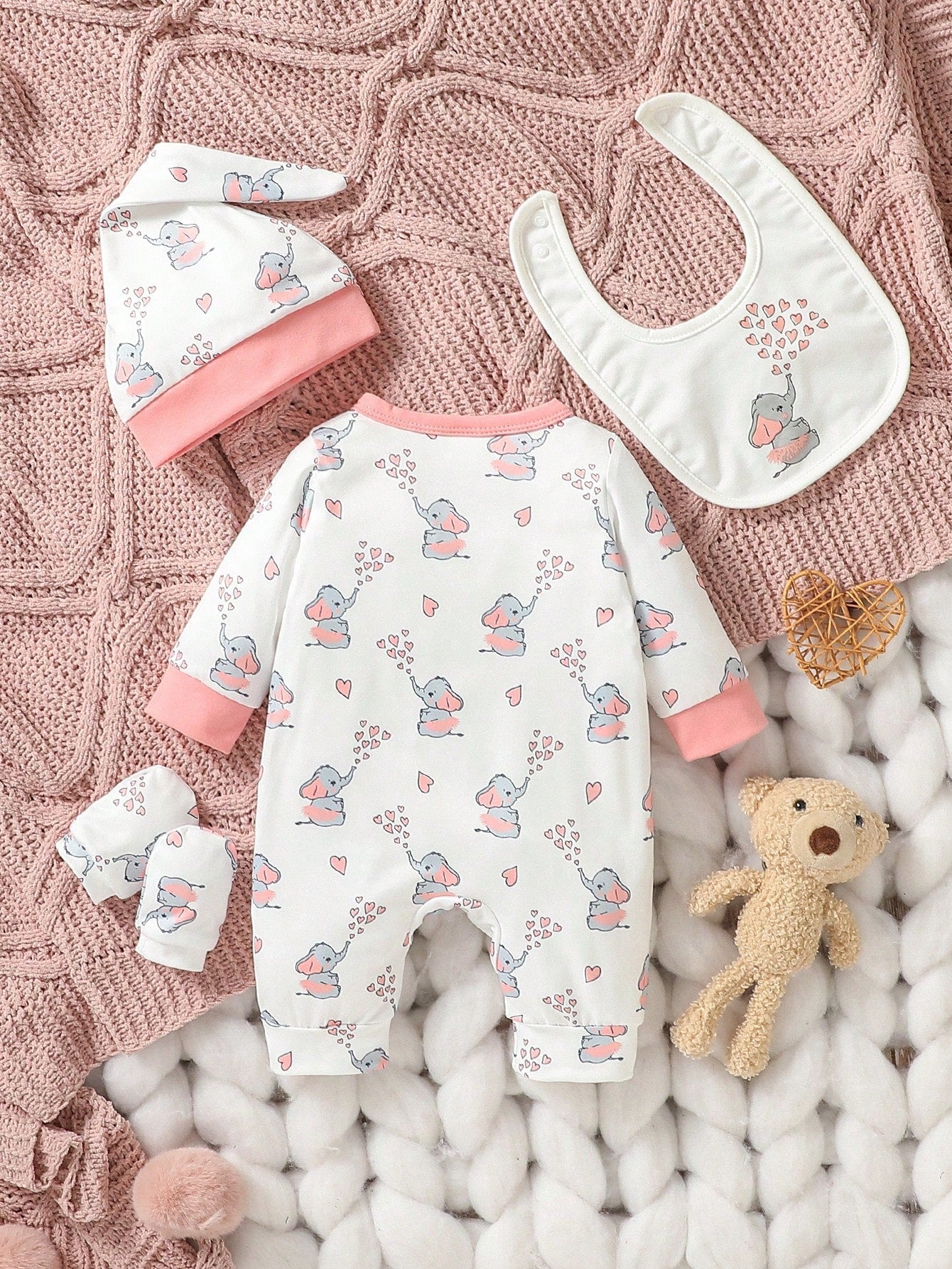 Baby Girl Newborn Cartoon & Letter Graphic Jumpsuit & Hat & Bib & Gloves