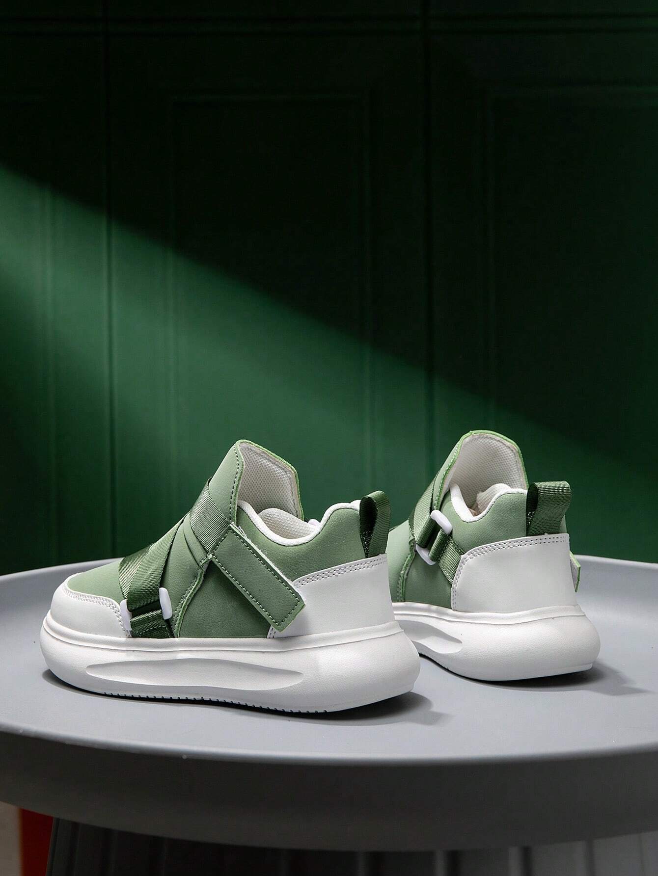1 Pair Kids' Sports Shoes