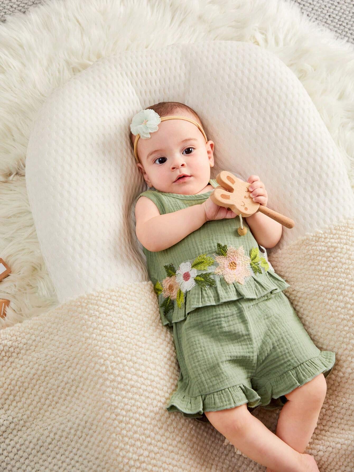 Baby Girl Flower Embroidery Applique Ruffle Hem Sleeveless Top And Shorts Set Green