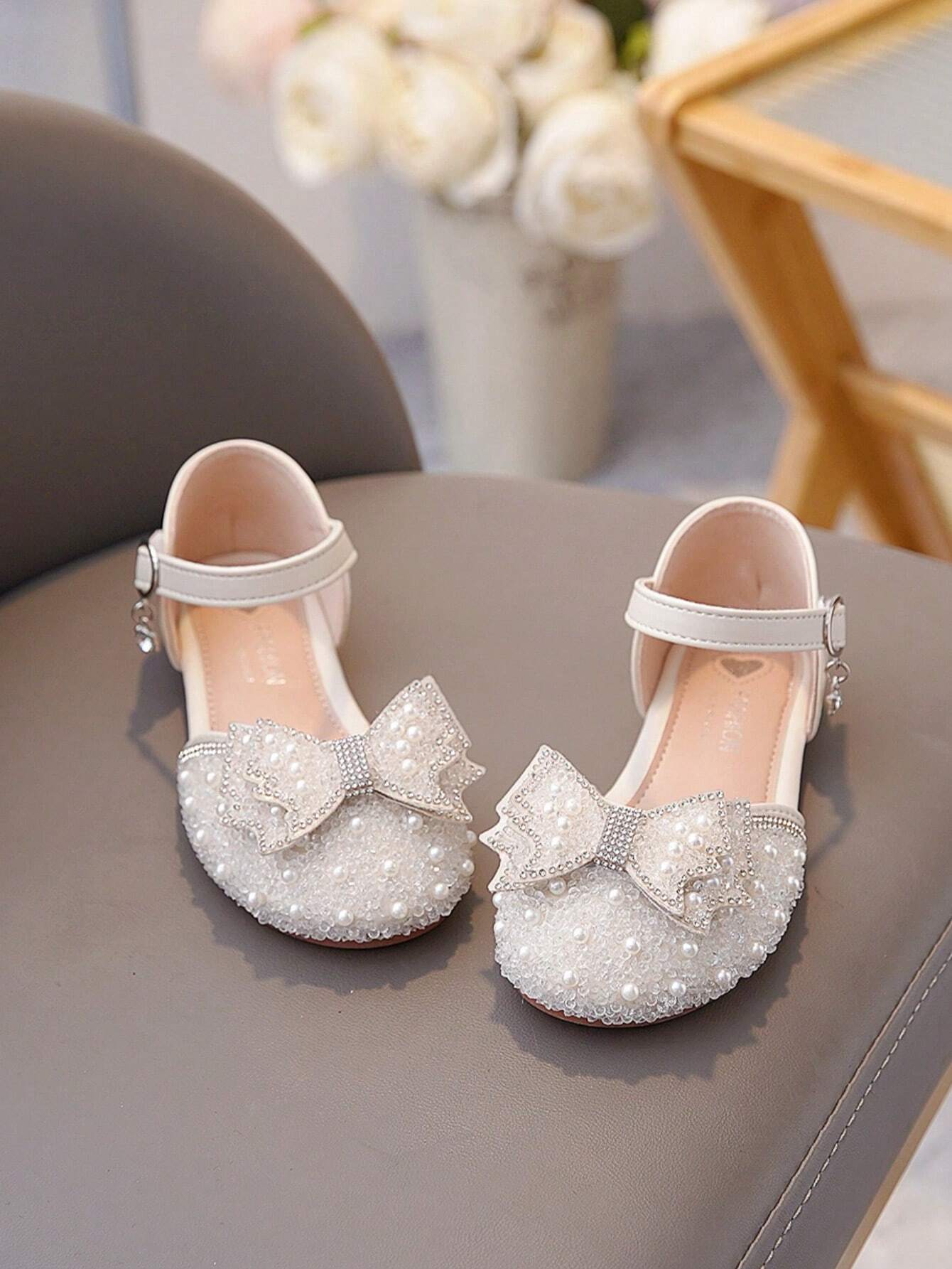 Girls' New Arrival Faux Pearl Decor Soft Bottom Princess Sandals
