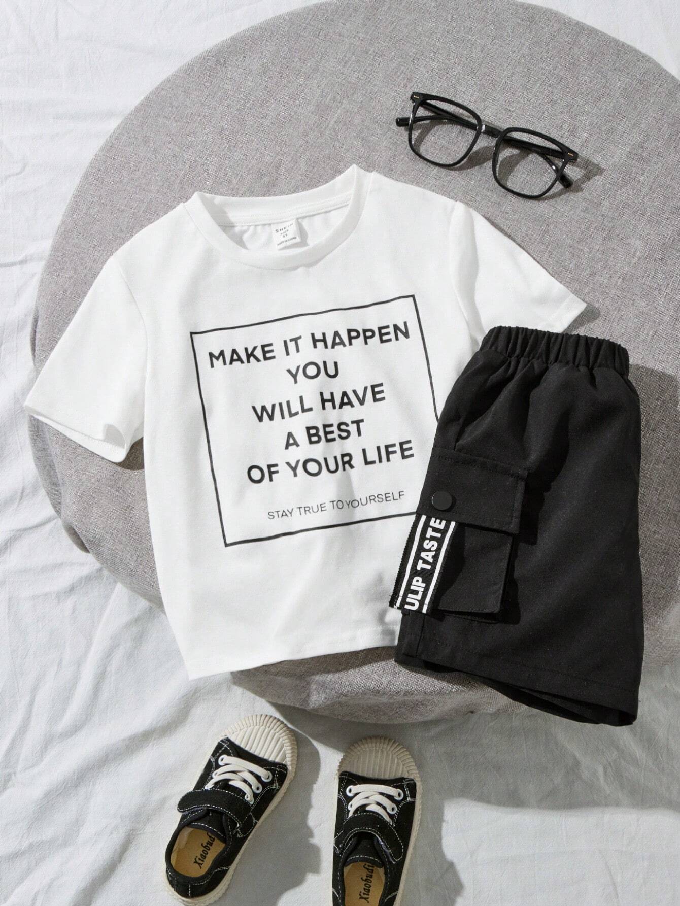 2pcs Young Boys' Street Style Slogan Printed Round Neck T-Shirt With 3d Pocket & Weave Ribbon Detailing And Colorblock Four Button Shorts Set Black & White 2