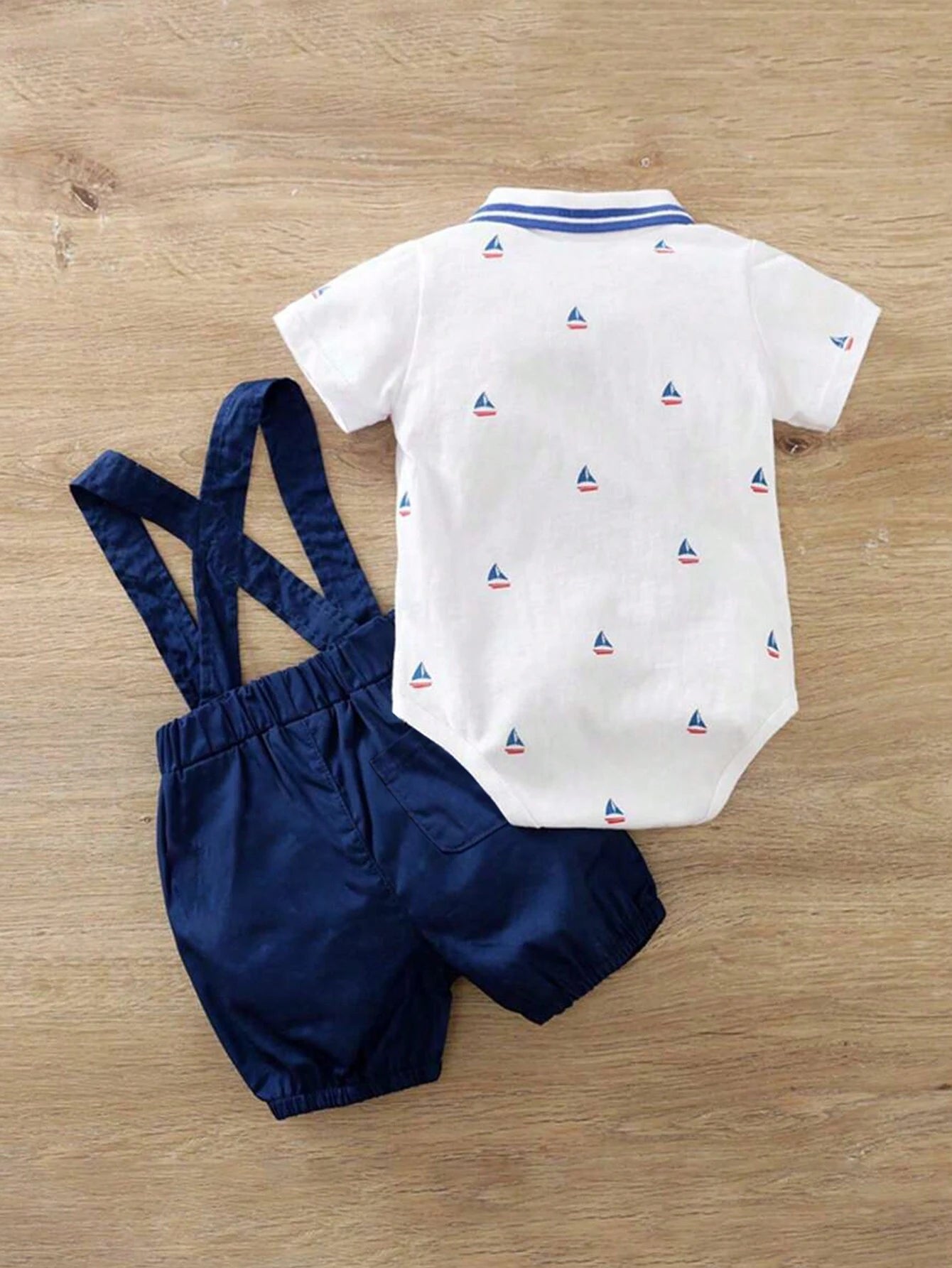 2pcs/Set Baby Boy Sailboat Printed Short Sleeve Romper And Dungaree Shorts Set