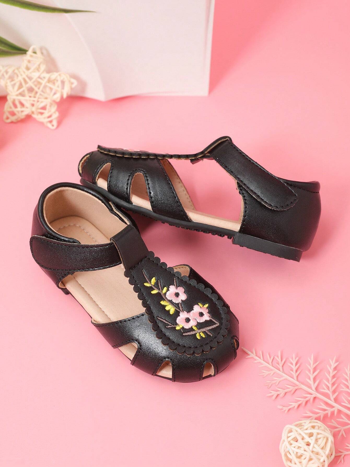1 Pair Baby Girls' Hollow Out Flat Sandals With Embroidery Decor
