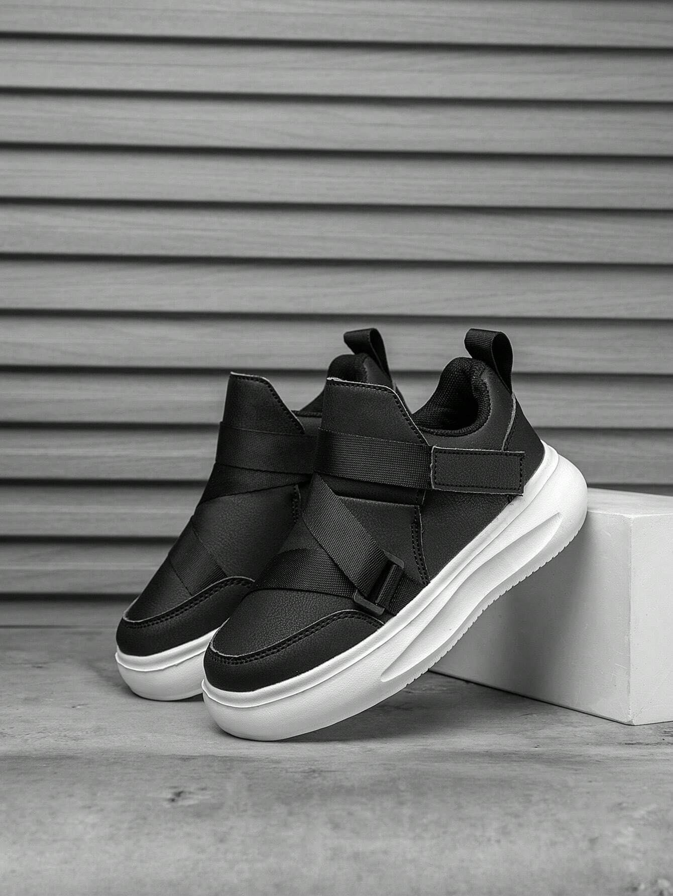 1 Pair Kids' Sports Shoes