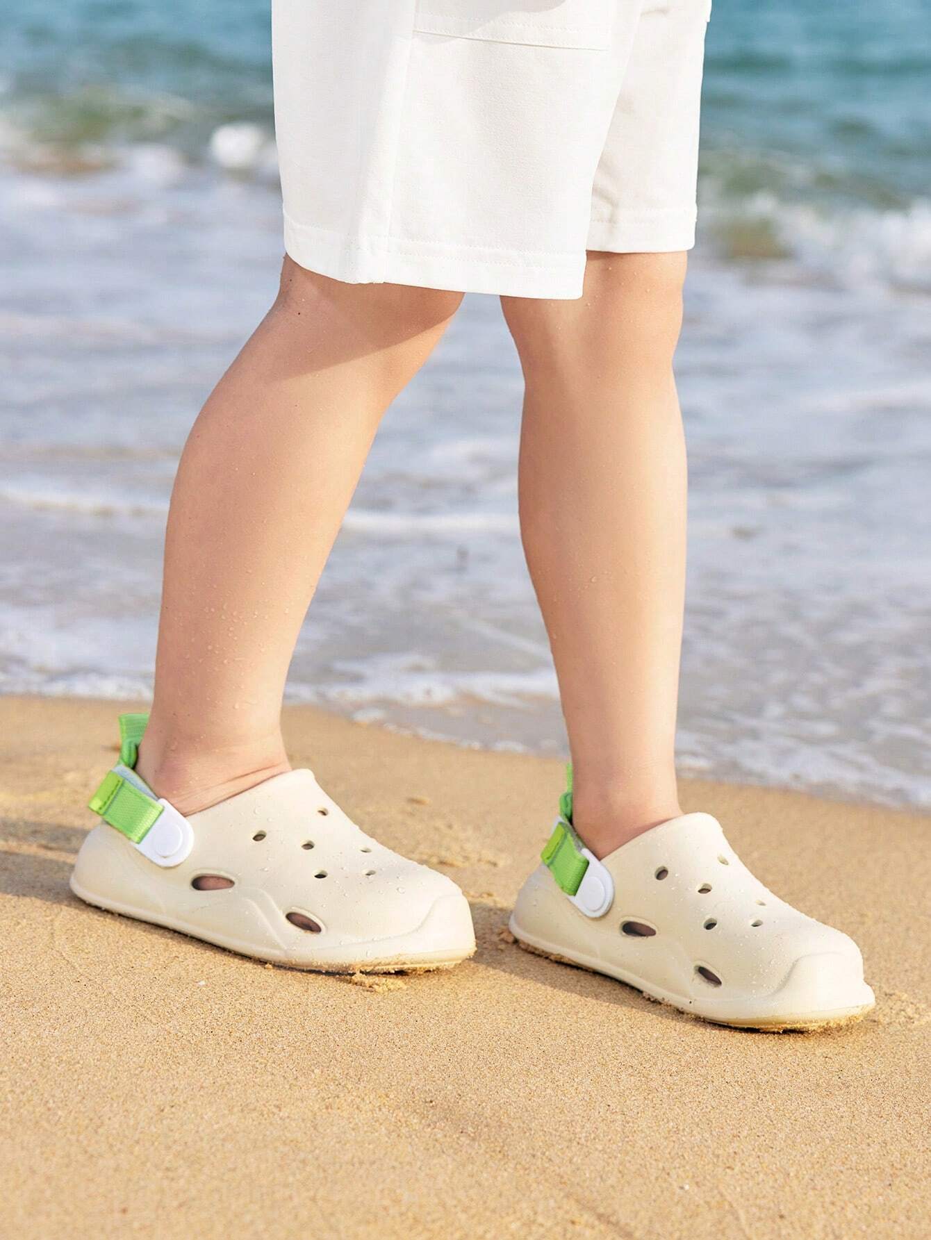 Children's Sandals Lightweight Comfortable Water Quick Drying Anti-Slip Dotted Shoes Khaki
