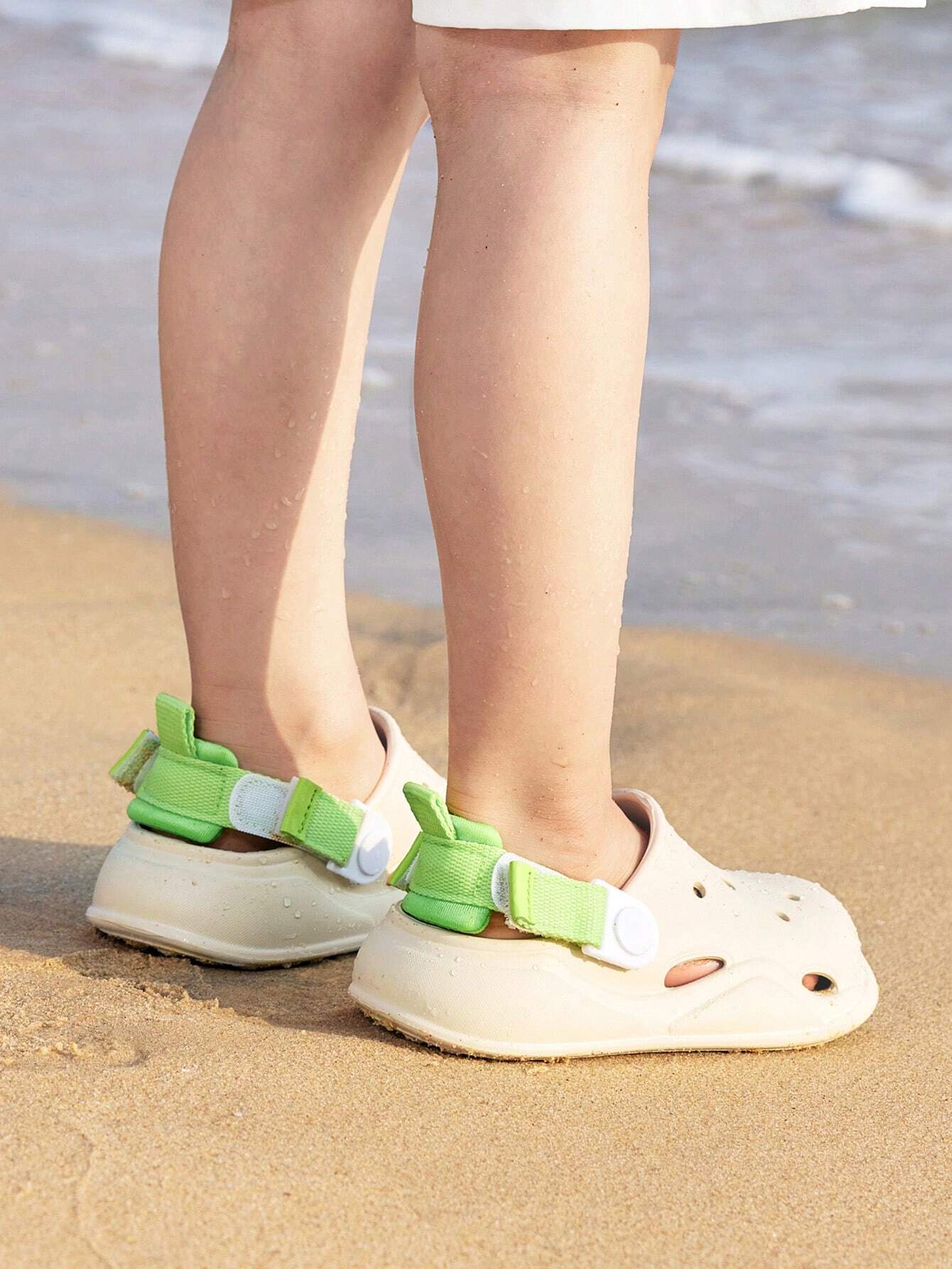 Children's Sandals Lightweight Comfortable Water Quick Drying Anti-Slip Dotted Shoes