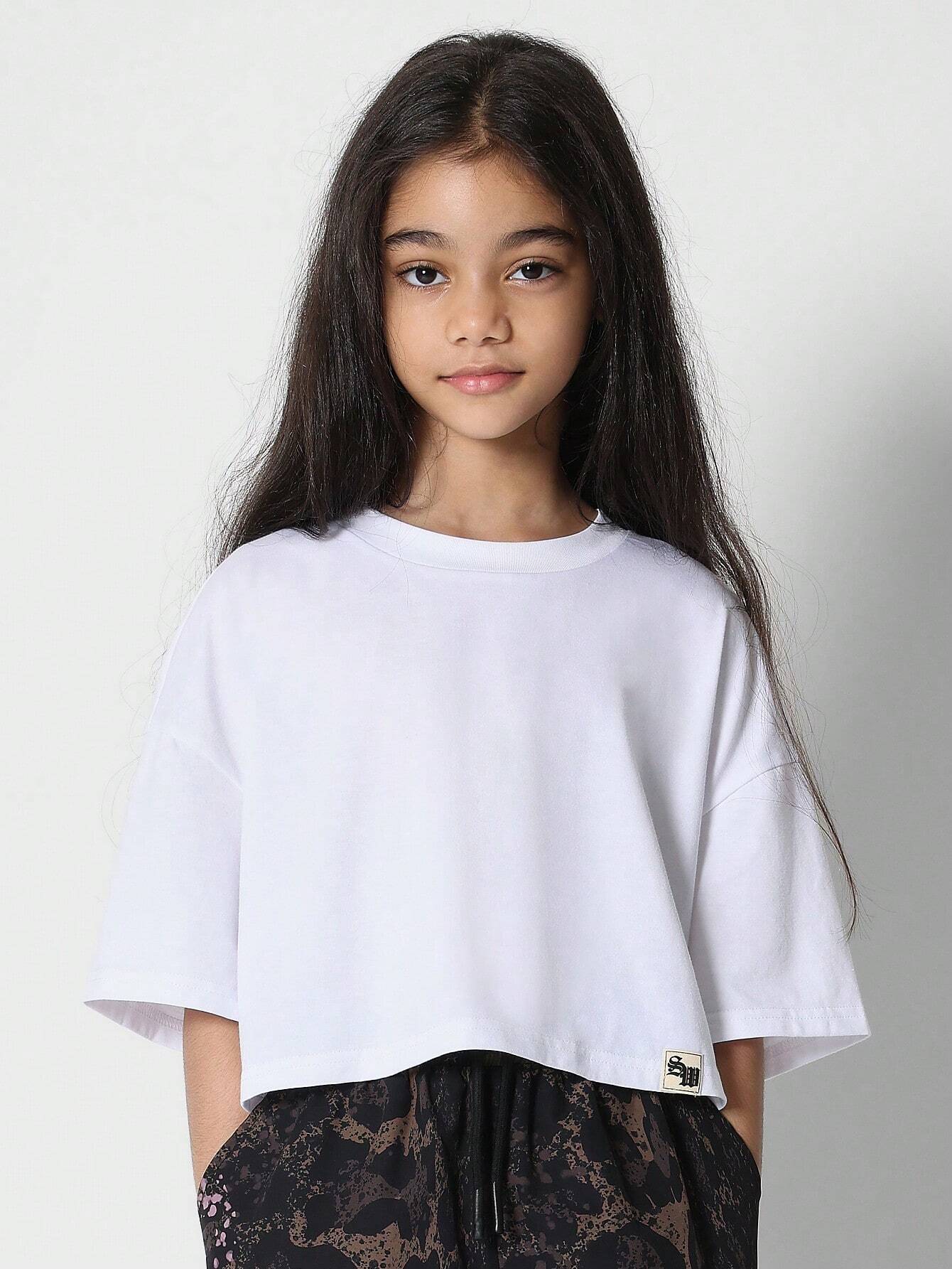 Tween Girls Crop Fit Tee With Leopard Print Cargo Jeans 2 Piece Set