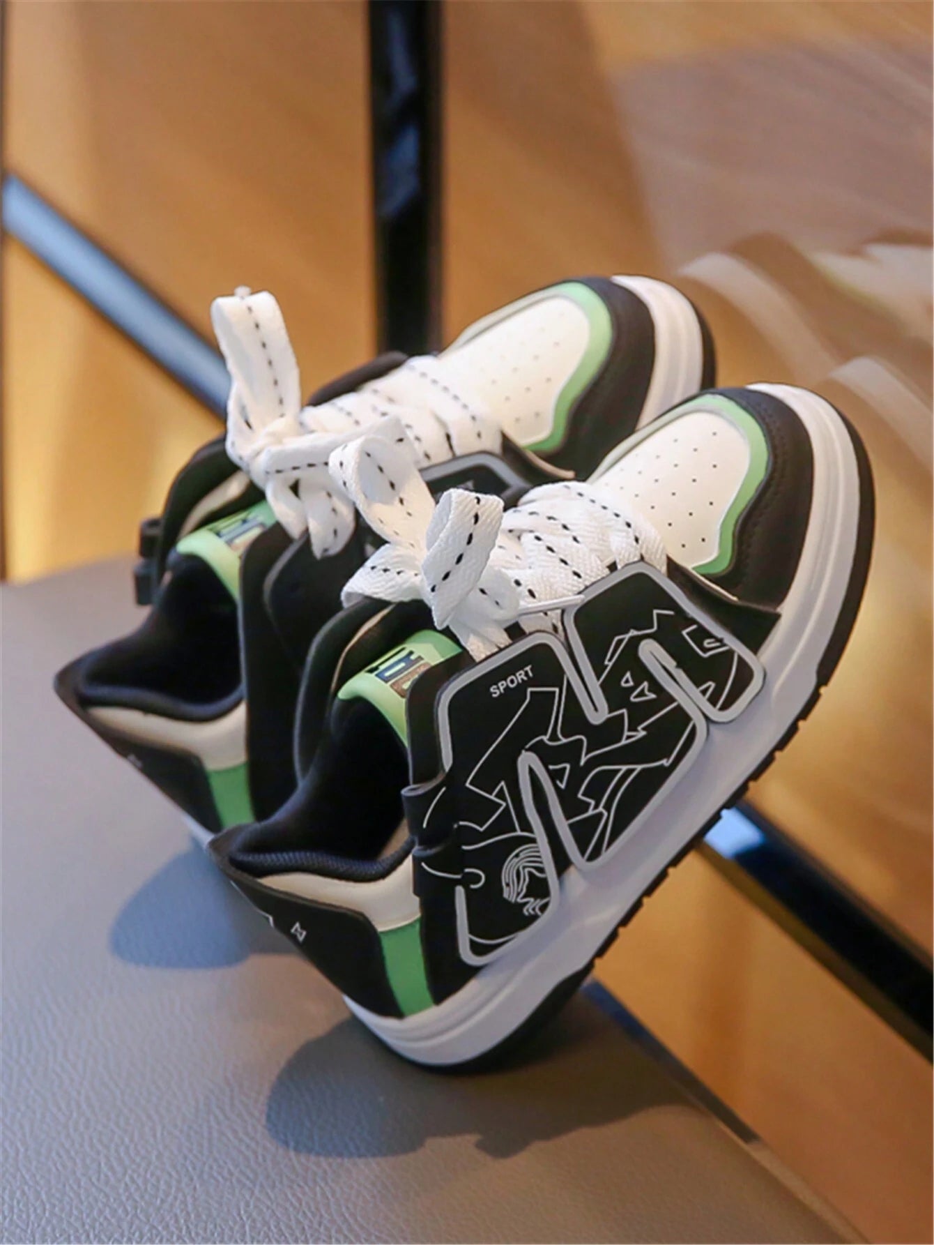 New Graffiti Design Breathable Anti-Slip Soft Sole Children's Sneakers