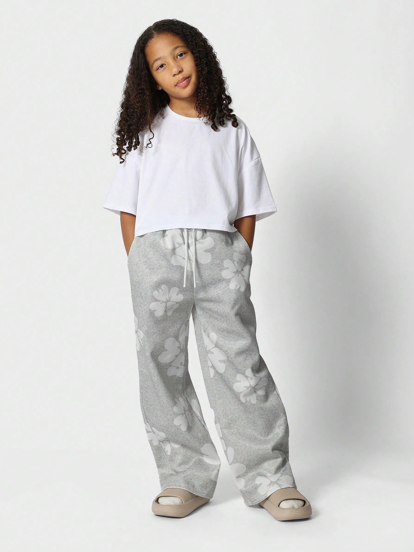 Tween Girls Everyday Play Crop Tee And Sweatpants With Flock Print White
