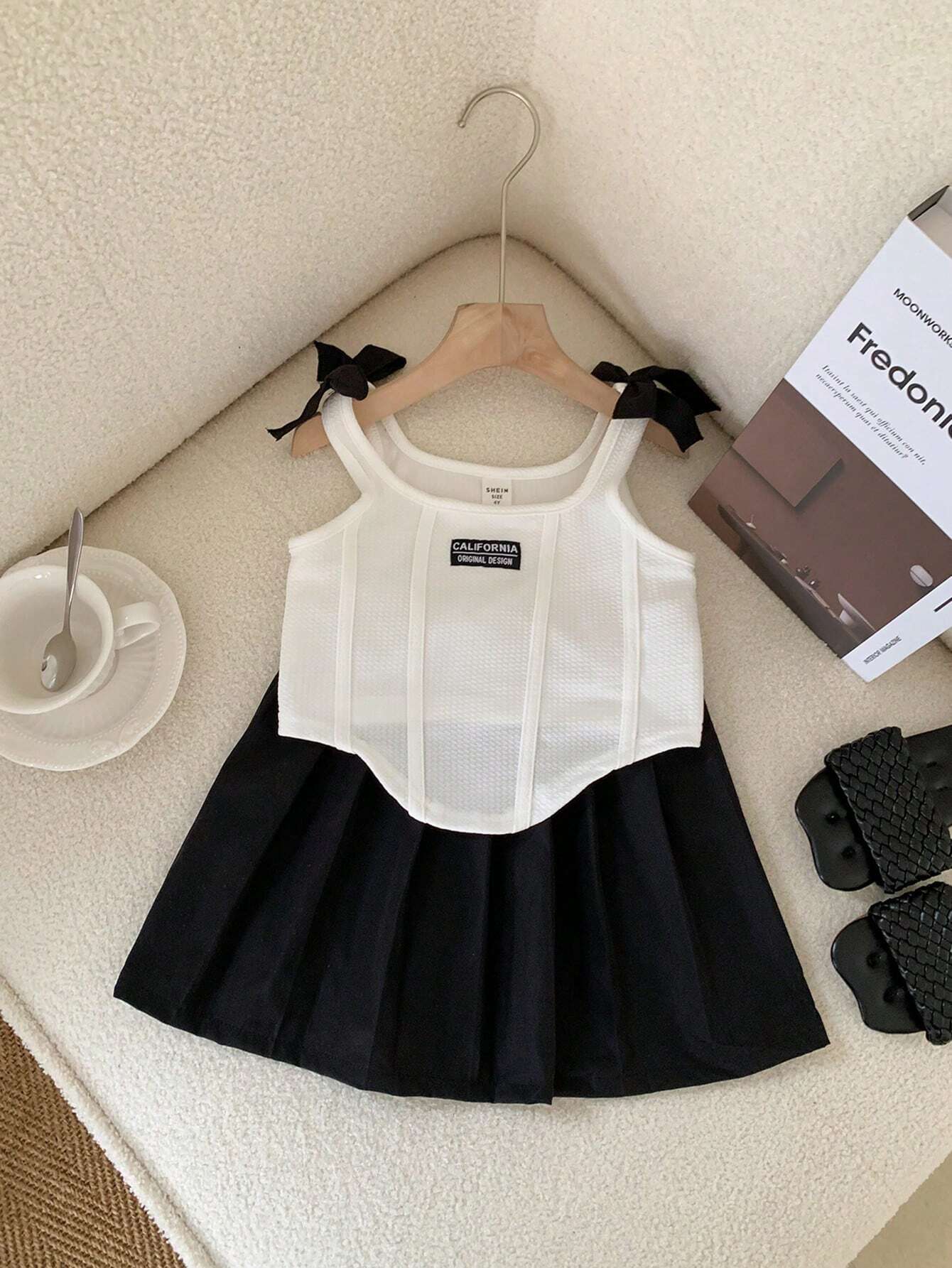 Elegant Ballet Style Camisole Top With Square Collar And Flounced Hem, Paired With Pleated Skirt Black & White