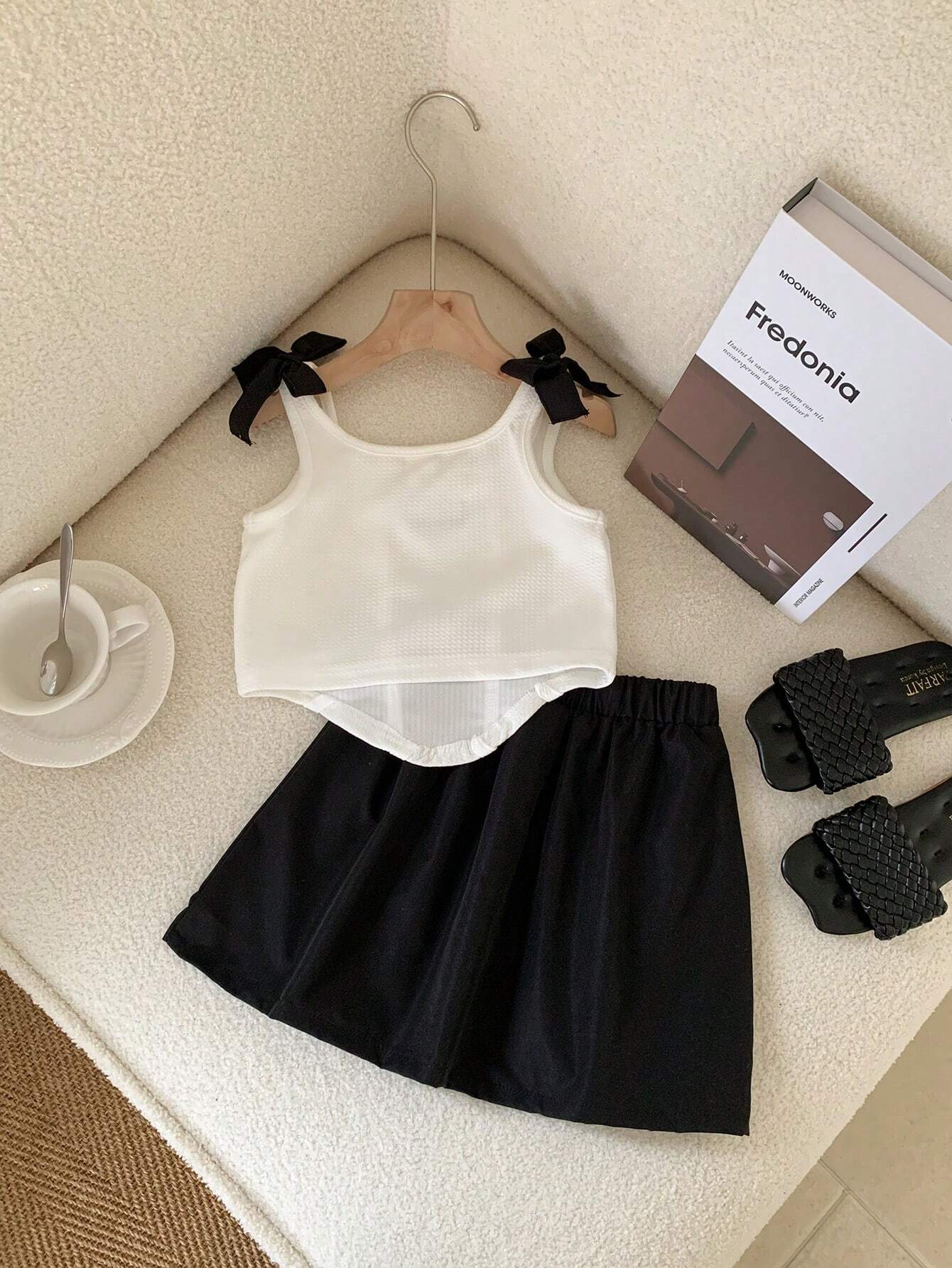 Elegant Ballet Style Camisole Top With Square Collar And Flounced Hem, Paired With Pleated Skirt