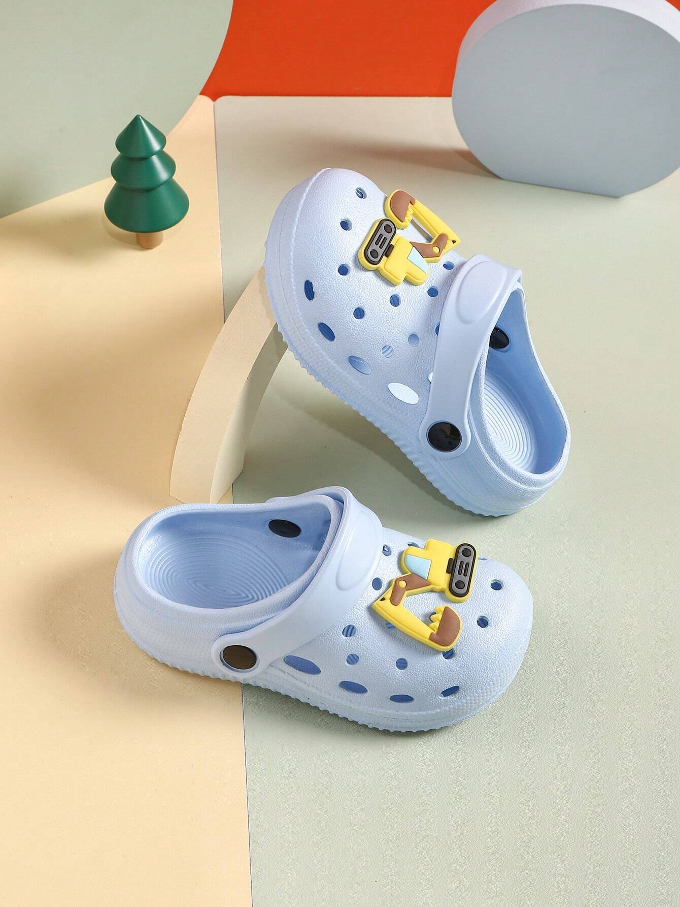 Soft Unisex Flat Slip-Resistant Two Wear Hole Shoes For Girls And Boys