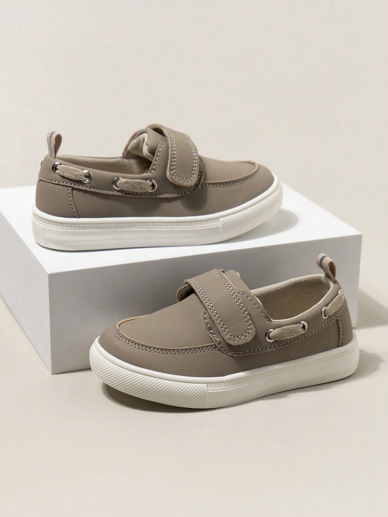 English Style Hook And Loop Slip-On Anti-Skid Wear-Resistant Soft-Sole Loafers Khaki