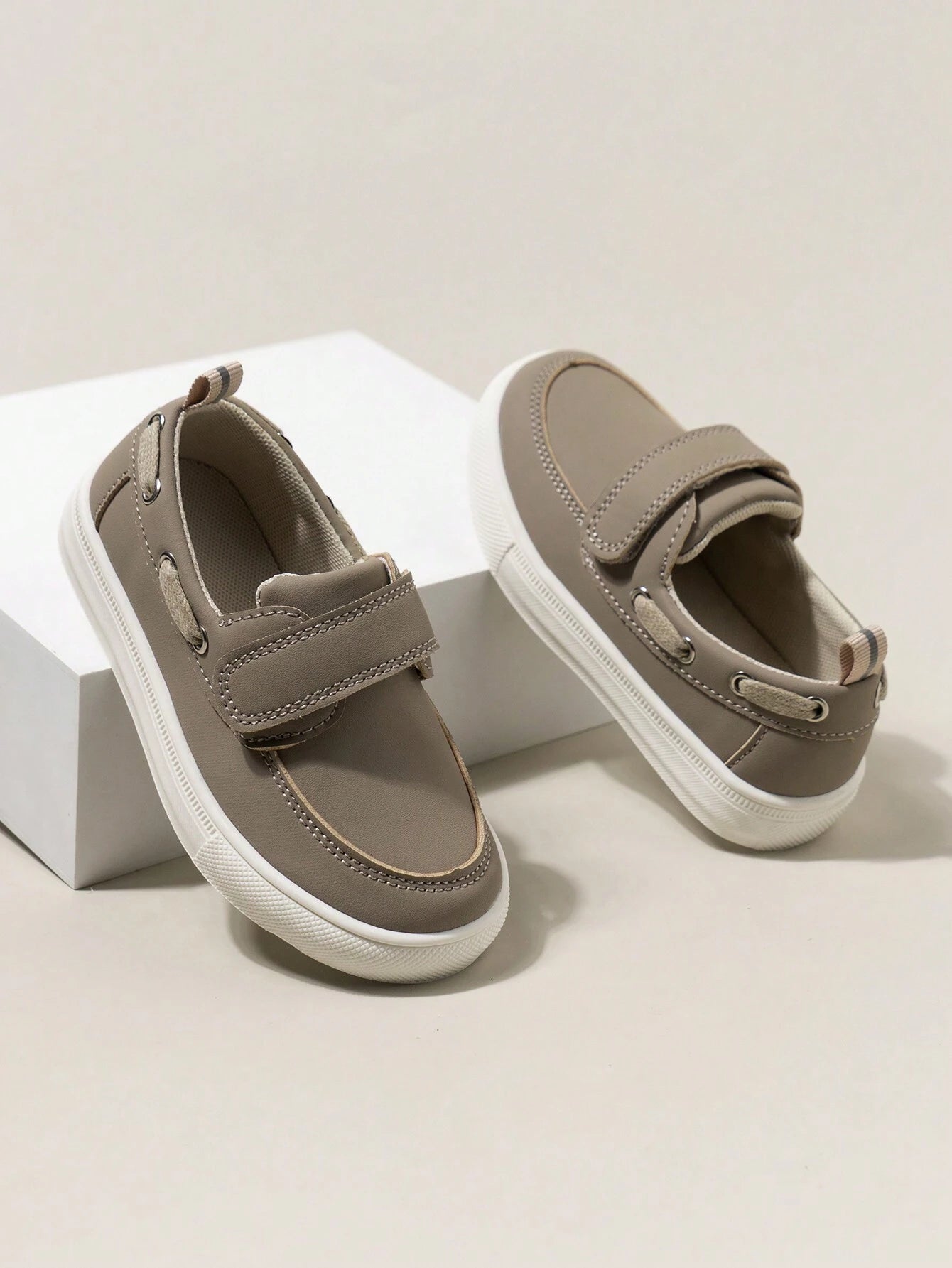 English Style Hook And Loop Slip-On Anti-Skid Wear-Resistant Soft-Sole Loafers