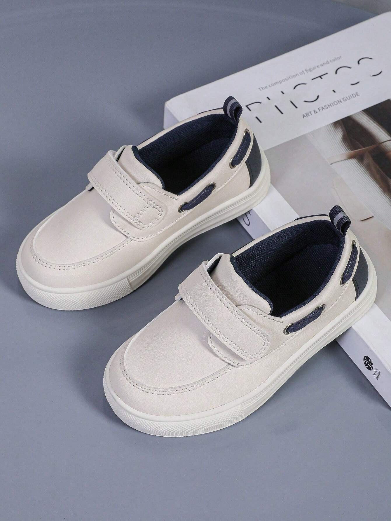 English Style Hook And Loop Slip-On Anti-Skid Wear-Resistant Soft-Sole Loafers White