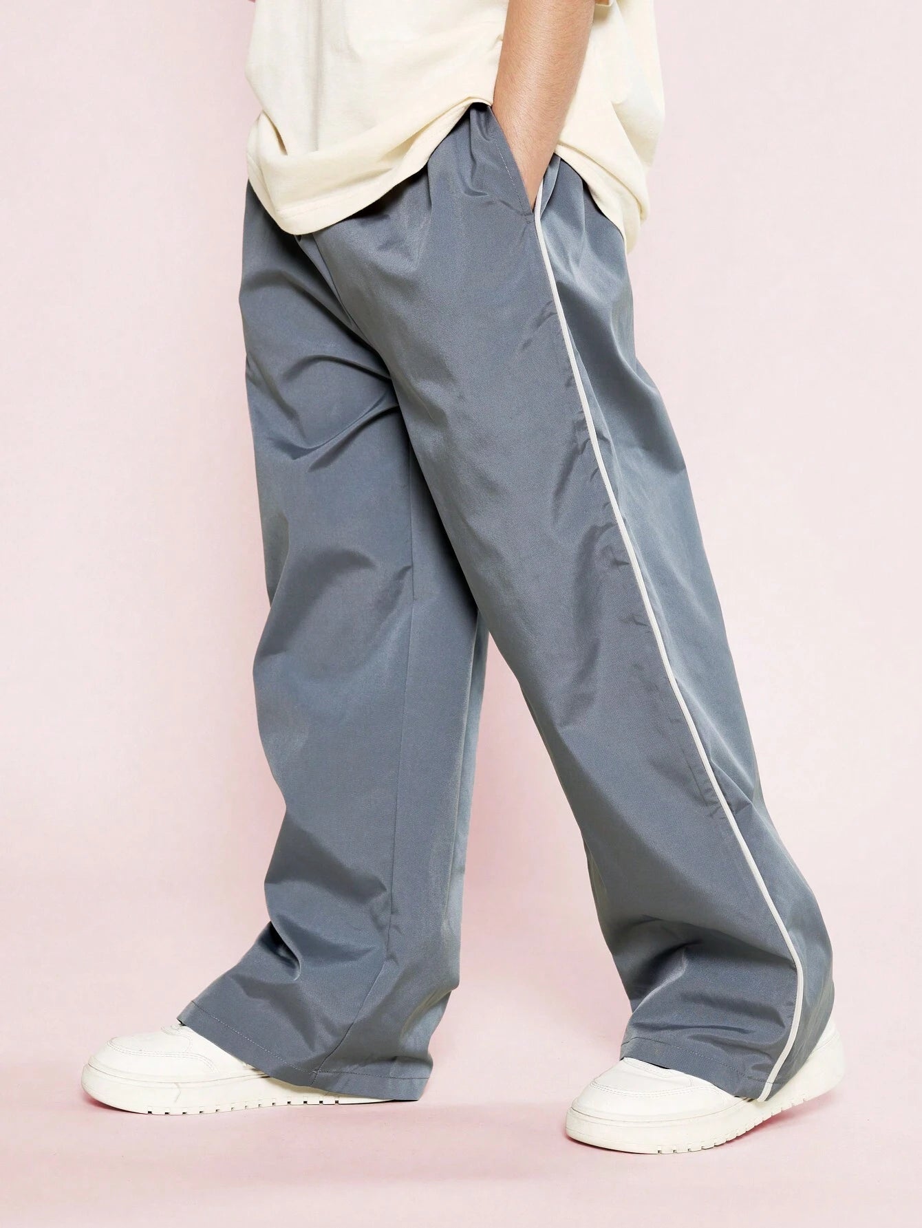 Tween Girls Oversized Fit Elbow Sleeve Tee With Los Angeles Graphic Print And Baggy Track Pant