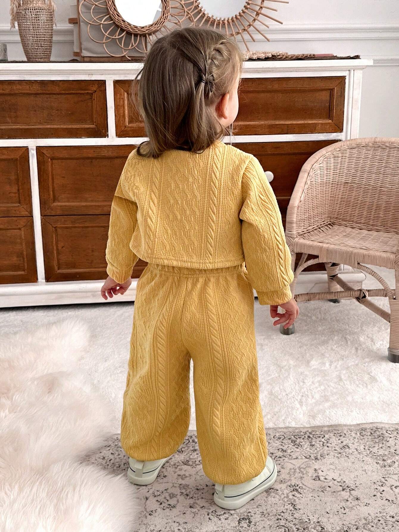 Wildeya Babygirl 3pcs Set Texture Detail Yellow Top