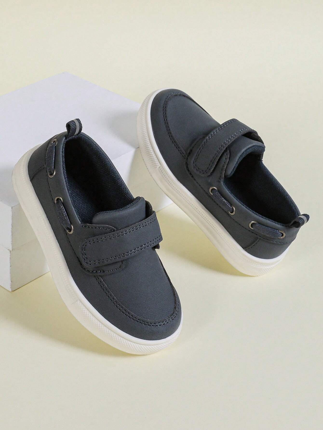 English Style Hook And Loop Slip-On Anti-Skid Wear-Resistant Soft-Sole Loafers