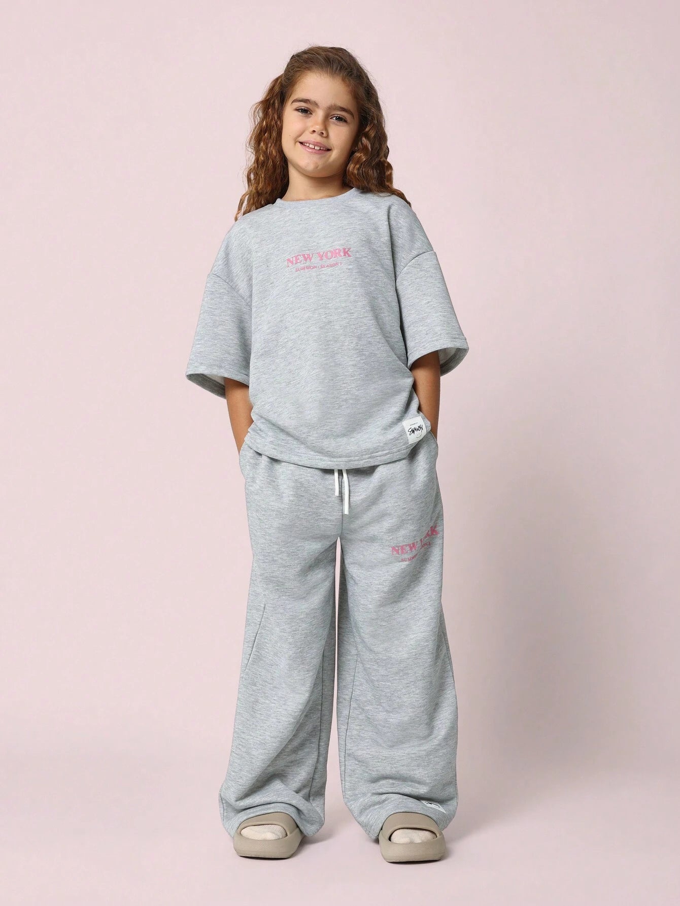 Tween Girls Everyday Oversized Tee And Loose Fit Jogger With New York Graphic Print Light Grey