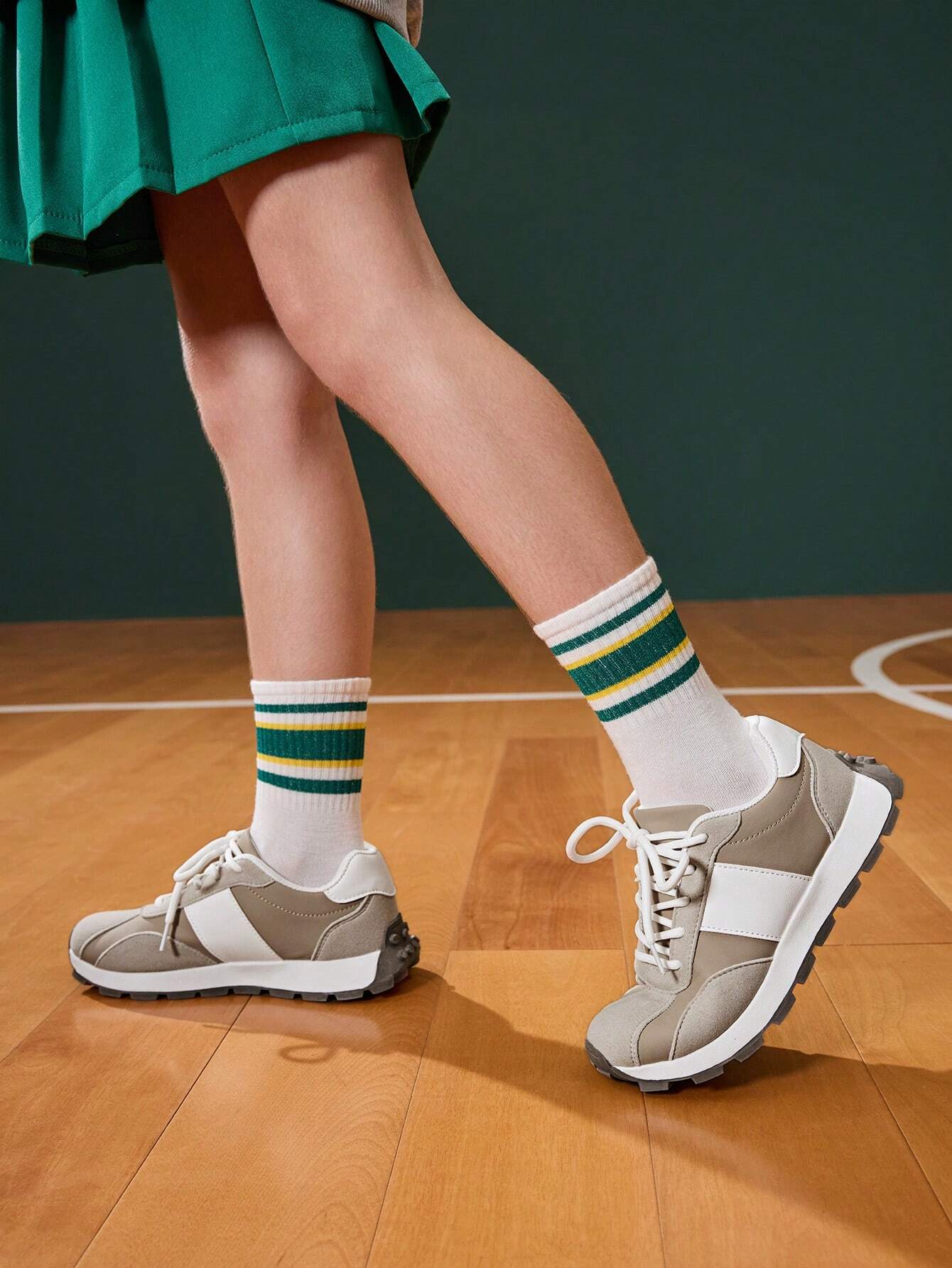 JNSQ 4 Seasons Fashion Cool Casual Silver Soft Bottom Girls Flat Athletic Sneakers