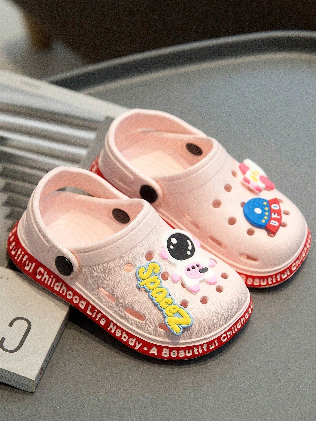 1 Pair Kids' Cartoon Pattern Clogs Pink