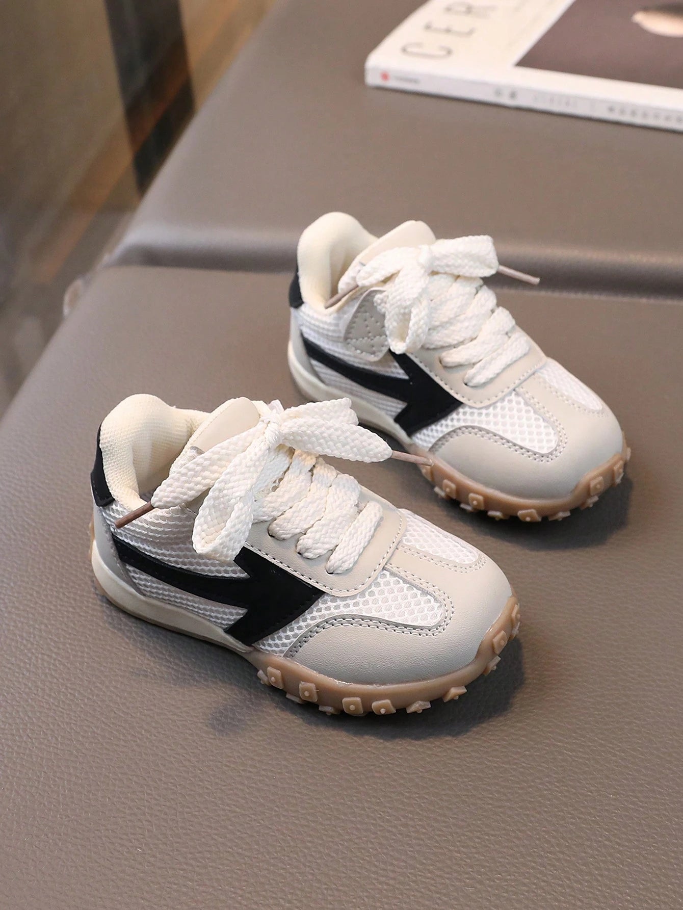1 Pair Kids Fashion Sports Shoes
