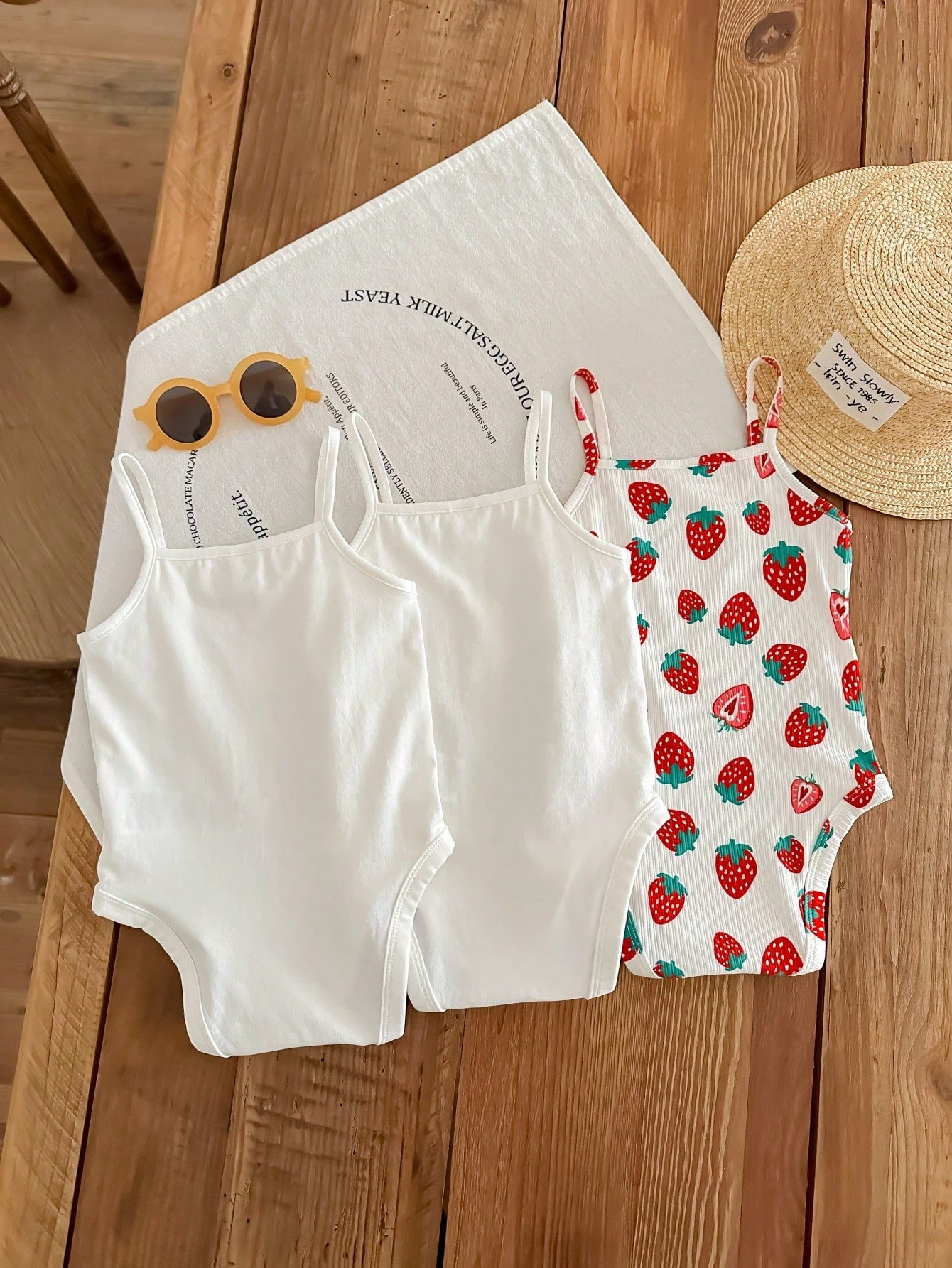 3pcs Baby Girl Casual Knitted Cartoon Patterned Romper With Open Crotch Strap Top