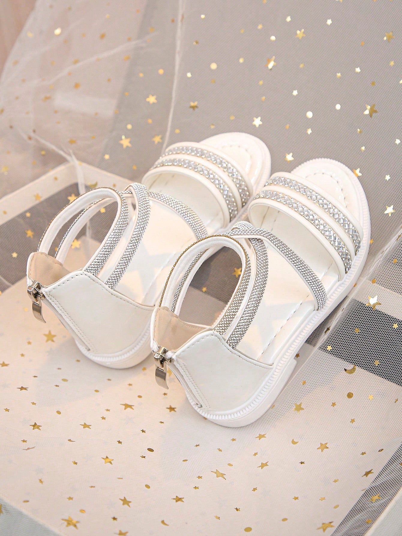 Stylish Full Diamond Soft Bottom Street Style Sandals