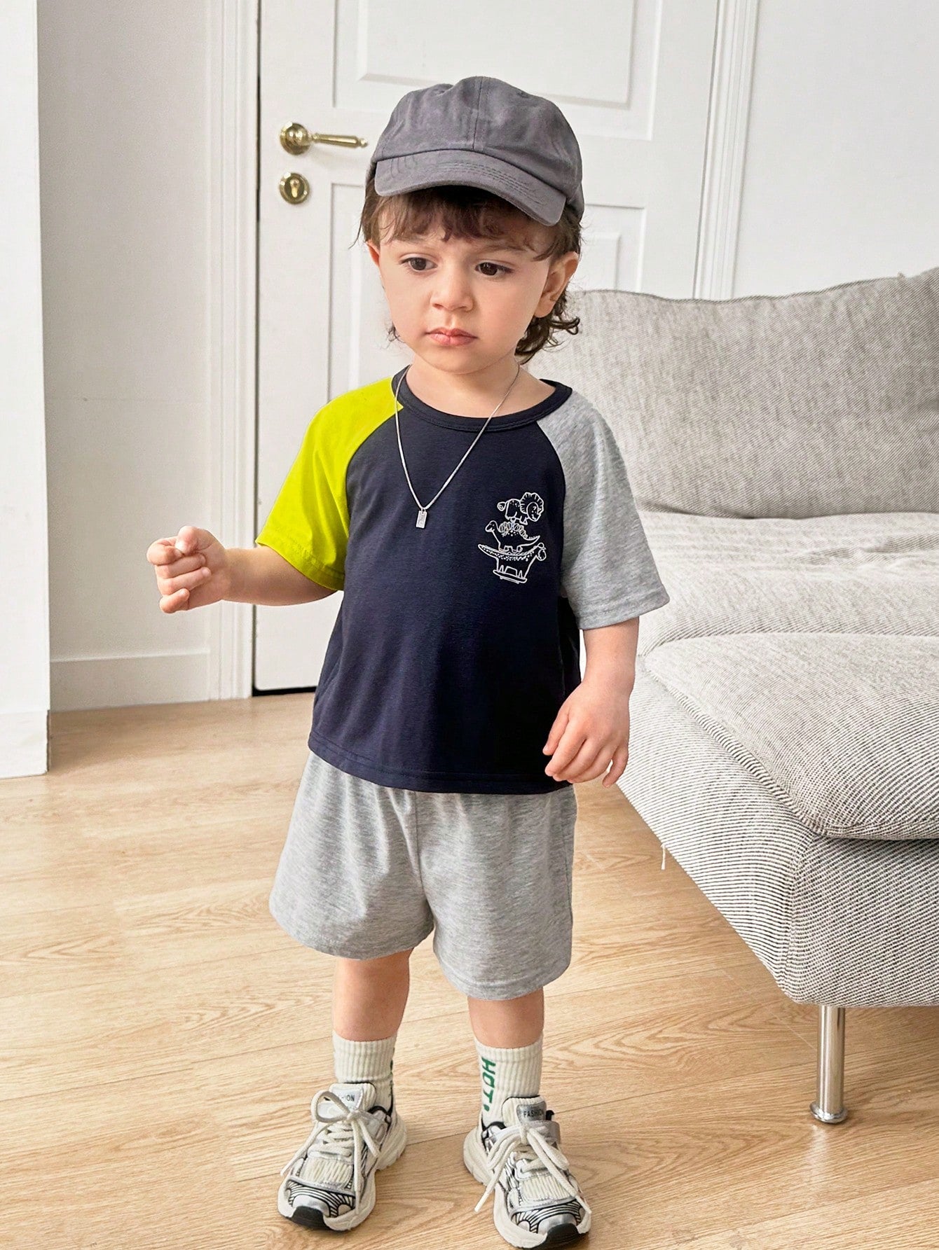 Toddler Boys/Girls Casual Funny Cute Dinosaur Print Loose T-Shirt And Gray Shorts Set