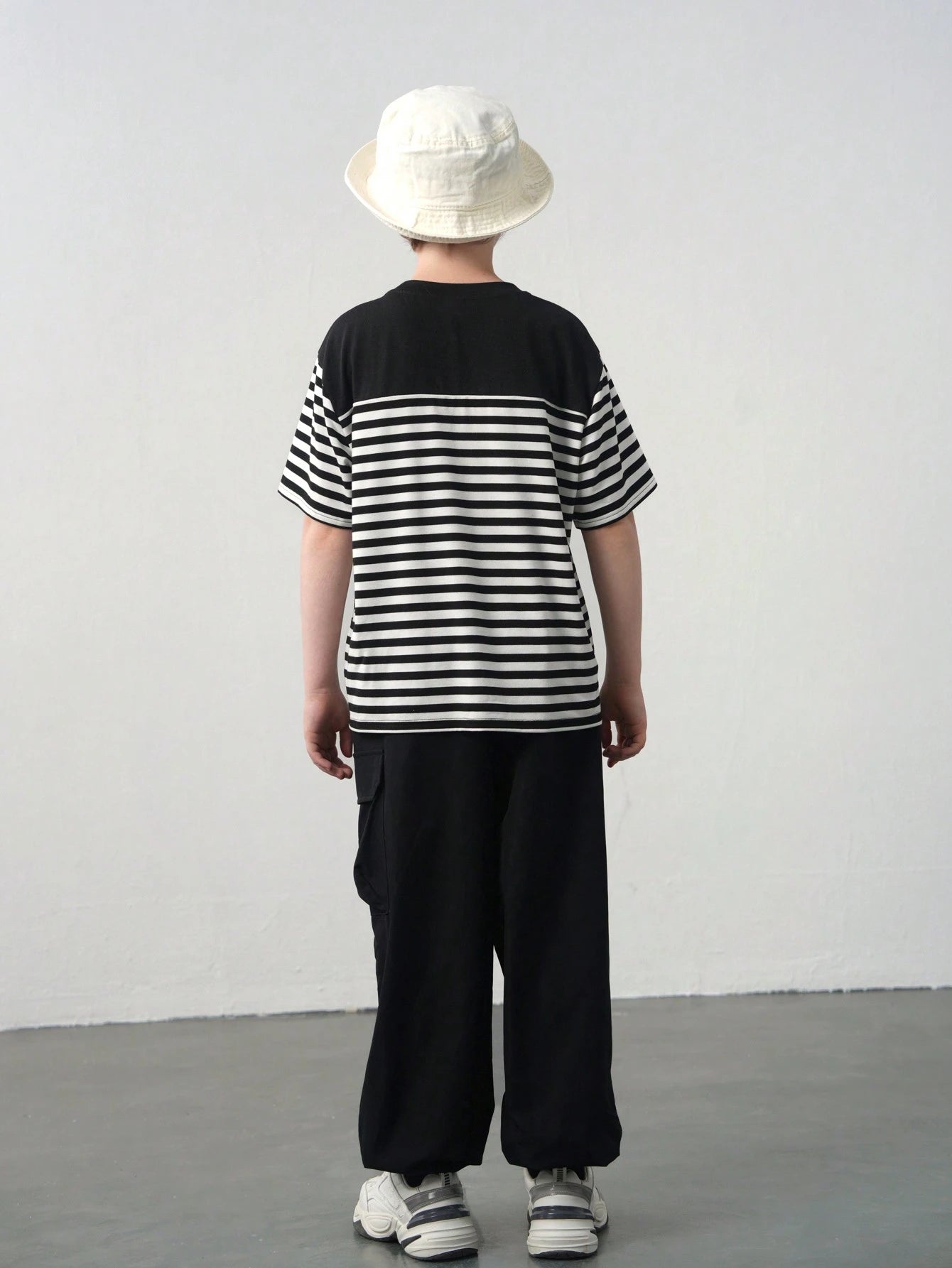 2pcs/Set Tween Boy Casual Solid & Striped Short Sleeve T-Shirt And Elastic Waist Cargo Pocket Pants