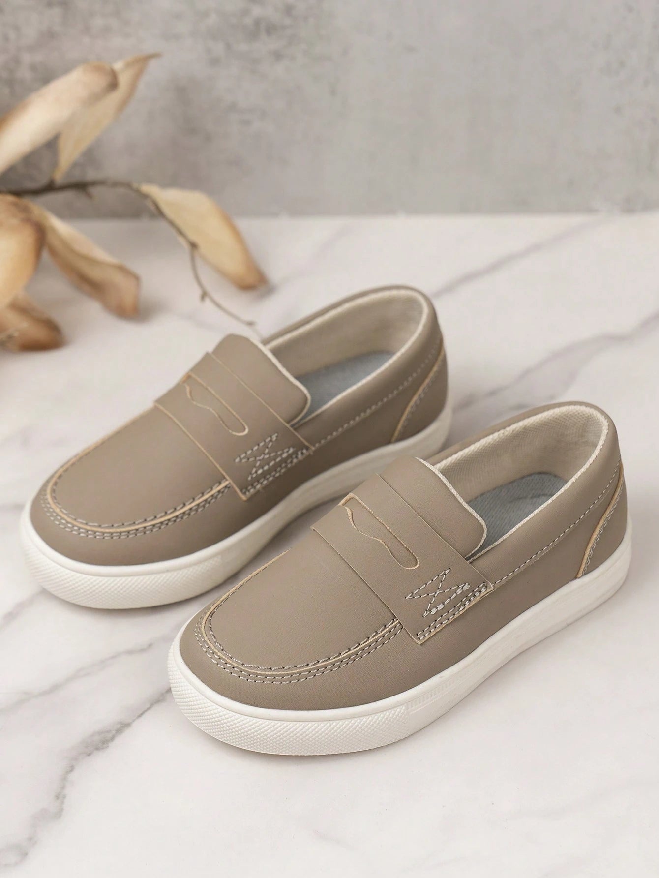 British Style Hook-And-Loop Anti-Slip Wear-Resistant Canvas Casual Loafers