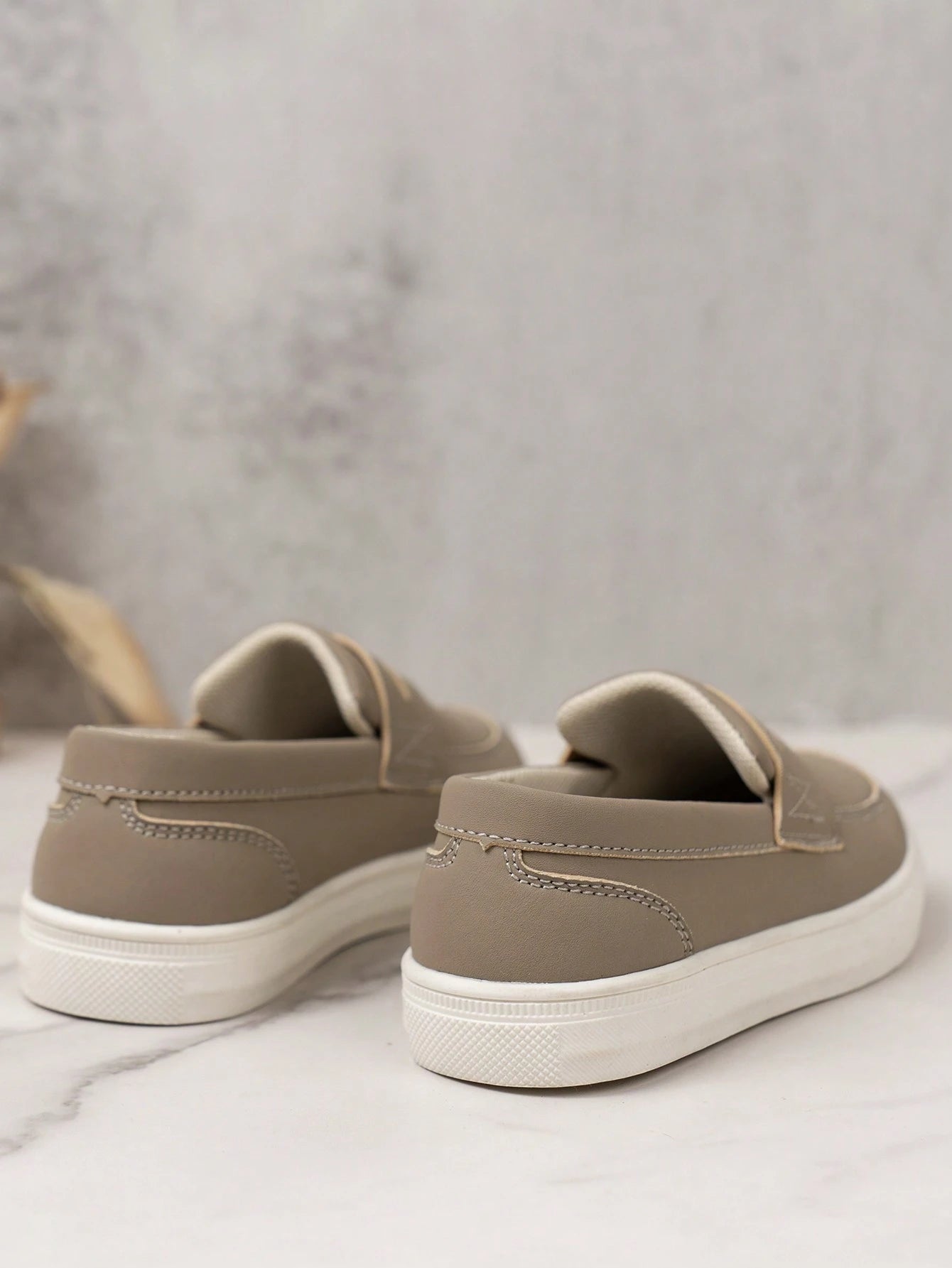 English Style Hook And Loop Slip-On Anti-Skid Wear-Resistant Soft-Sole Loafers