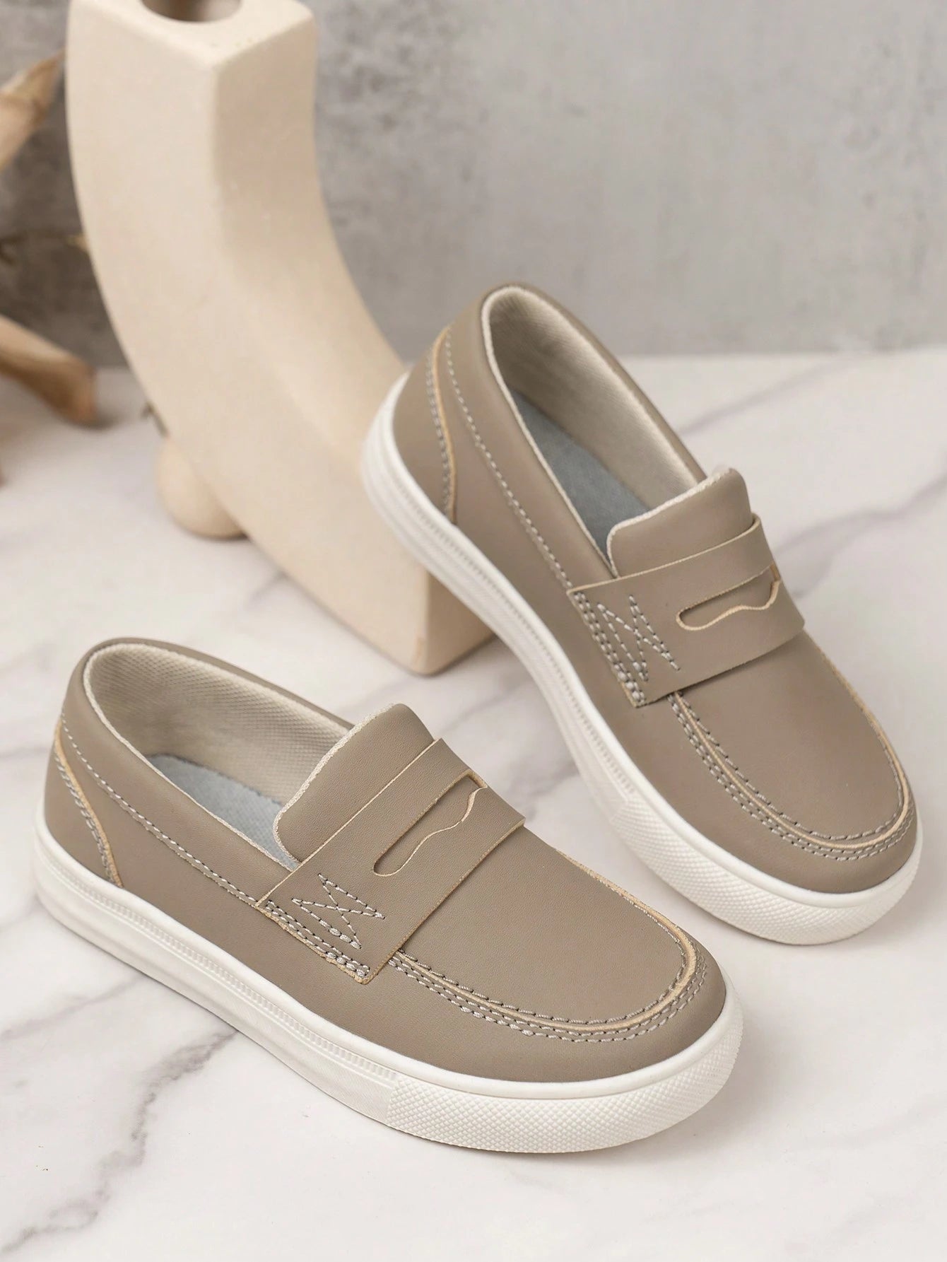 English Style Hook And Loop Slip-On Anti-Skid Wear-Resistant Soft-Sole Loafers Apricot