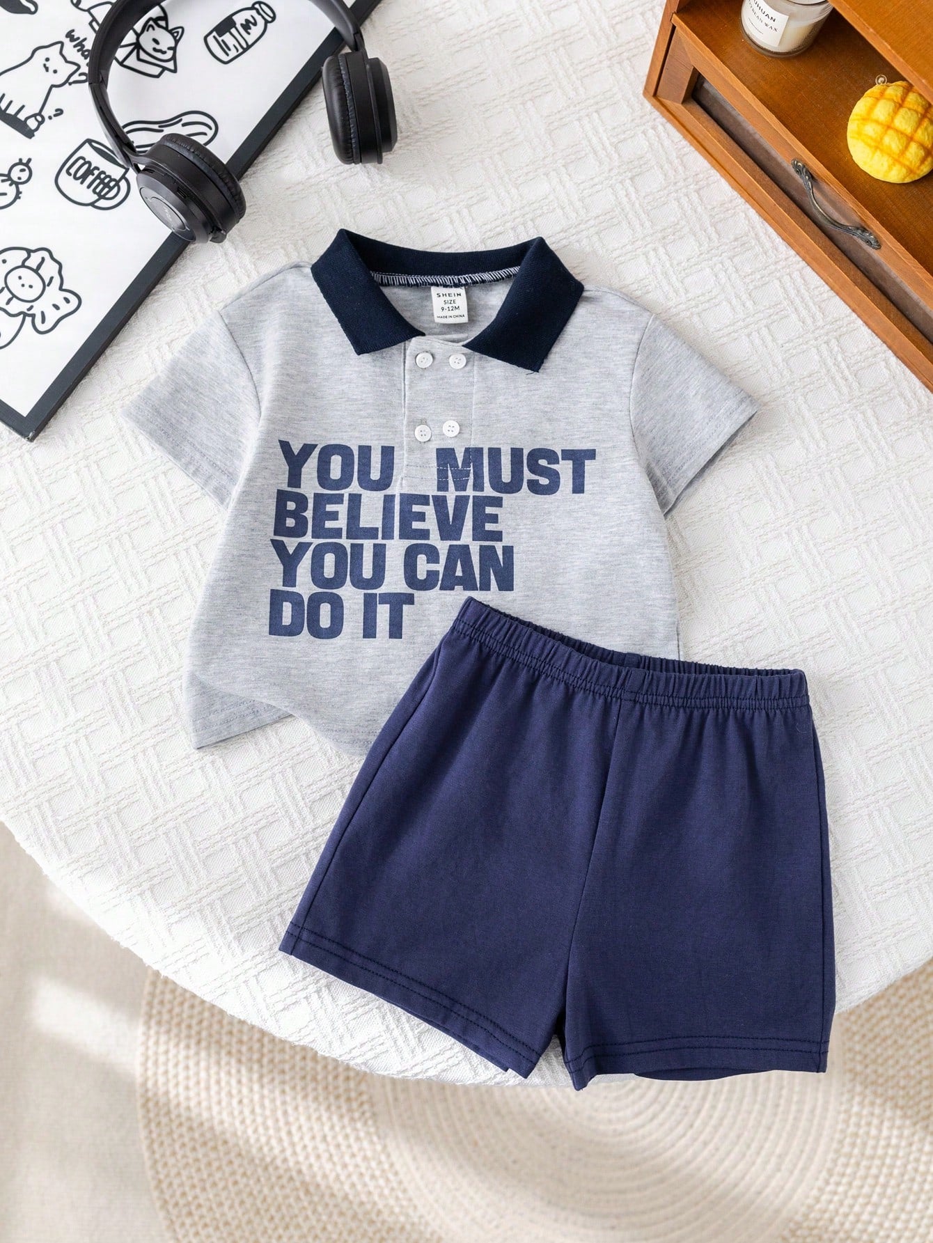 2pcs/Set Baby Boy Casual Cute Gray Letter Polo Shirt And Elastic Waist Shorts Set