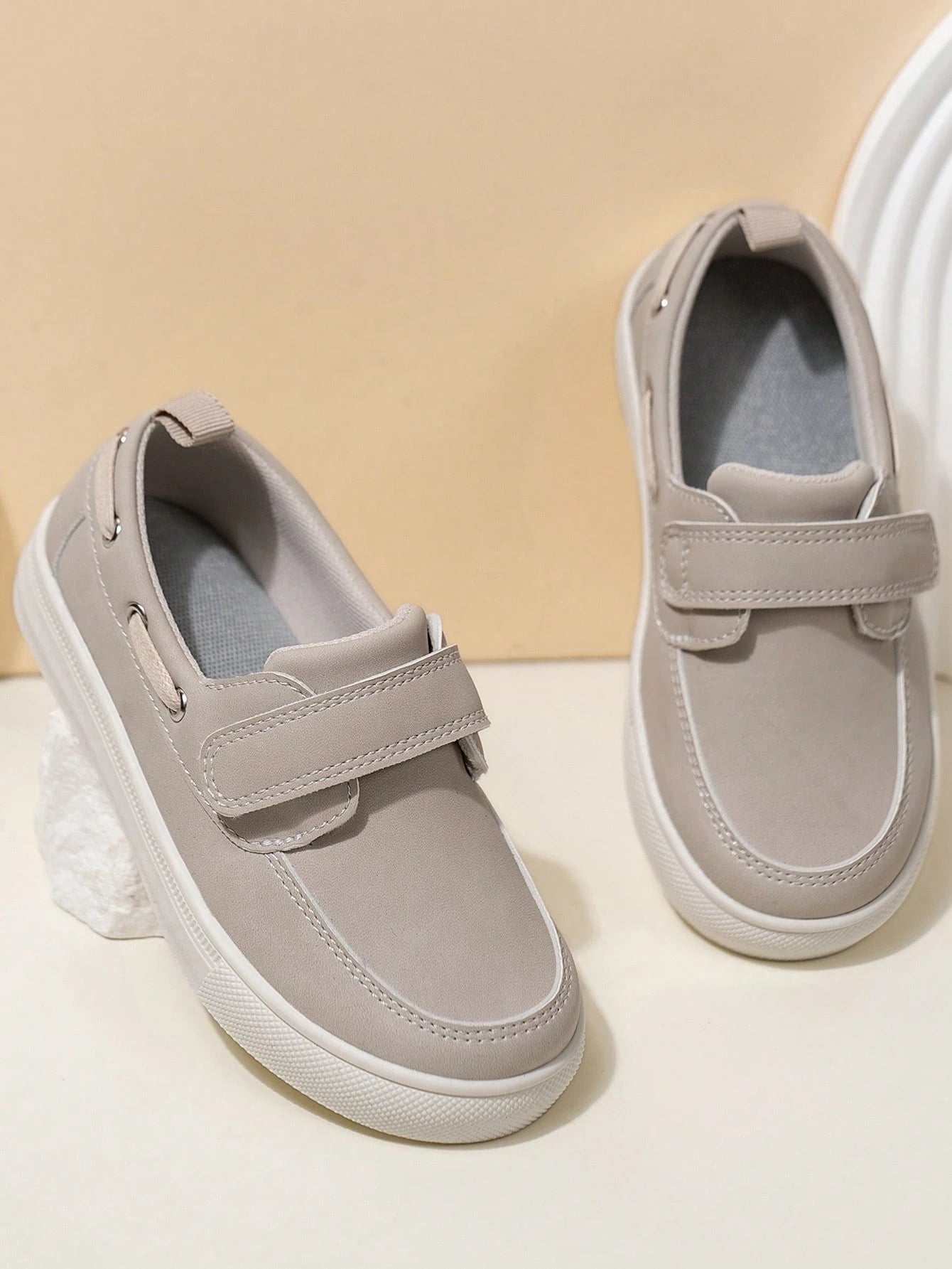 British Style Hook-And-Loop Anti-Slip Wear-Resistant Canvas Casual Loafers