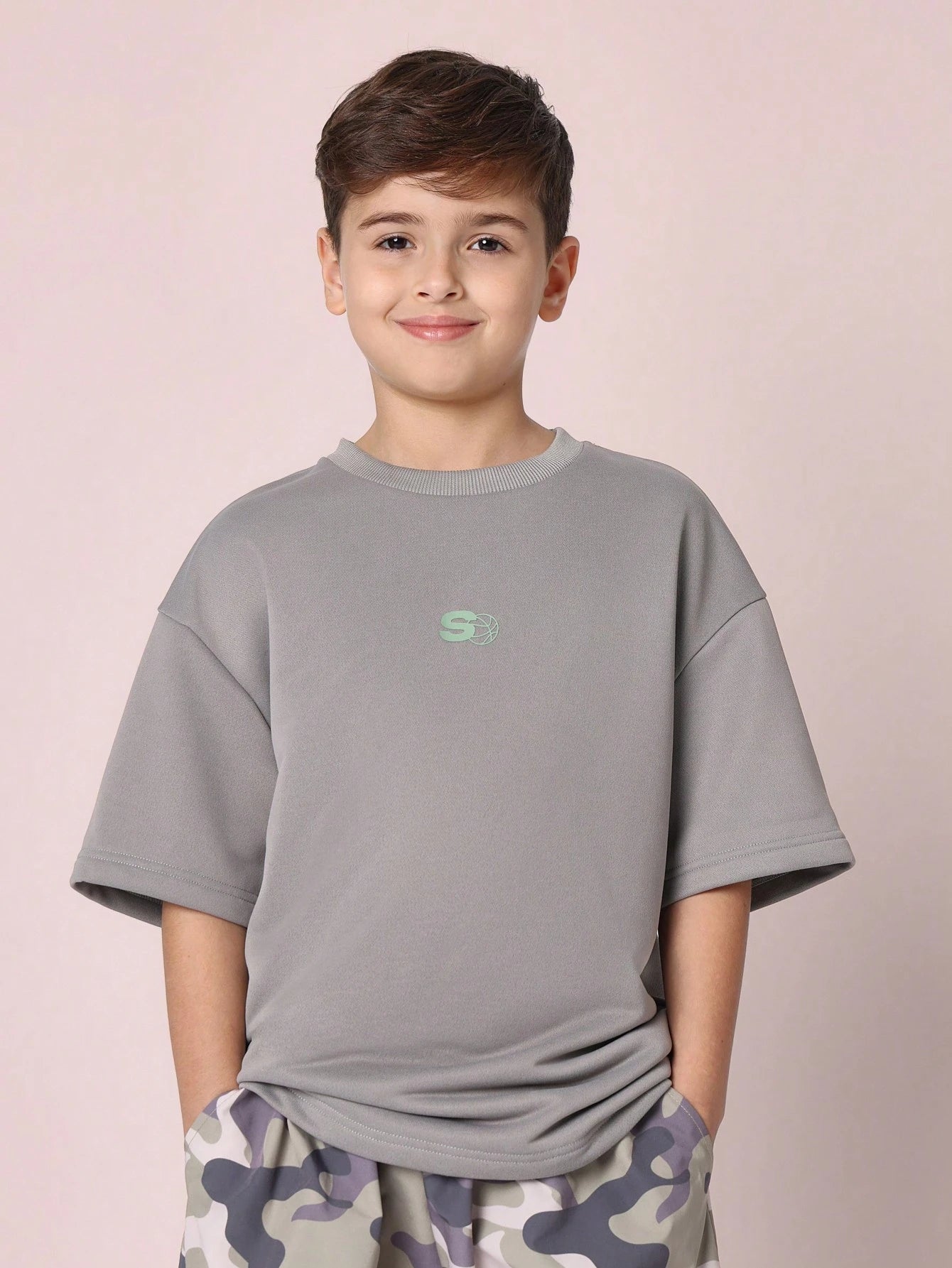 Tween Boys Comfy Oversized Fit Elbow Sleeve Tee With Small Basketball Graphic Print Dark Grey