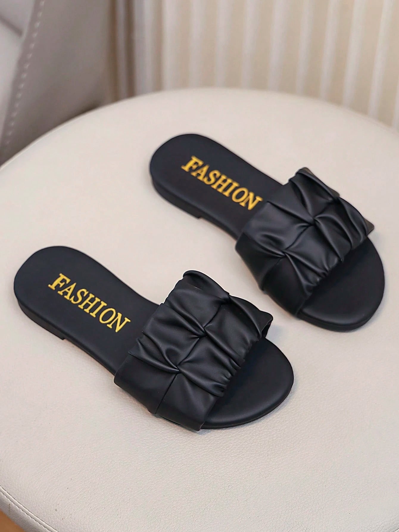 New Round Headed Fabric Pleated Design For Girls' Outdoor Slippers Black