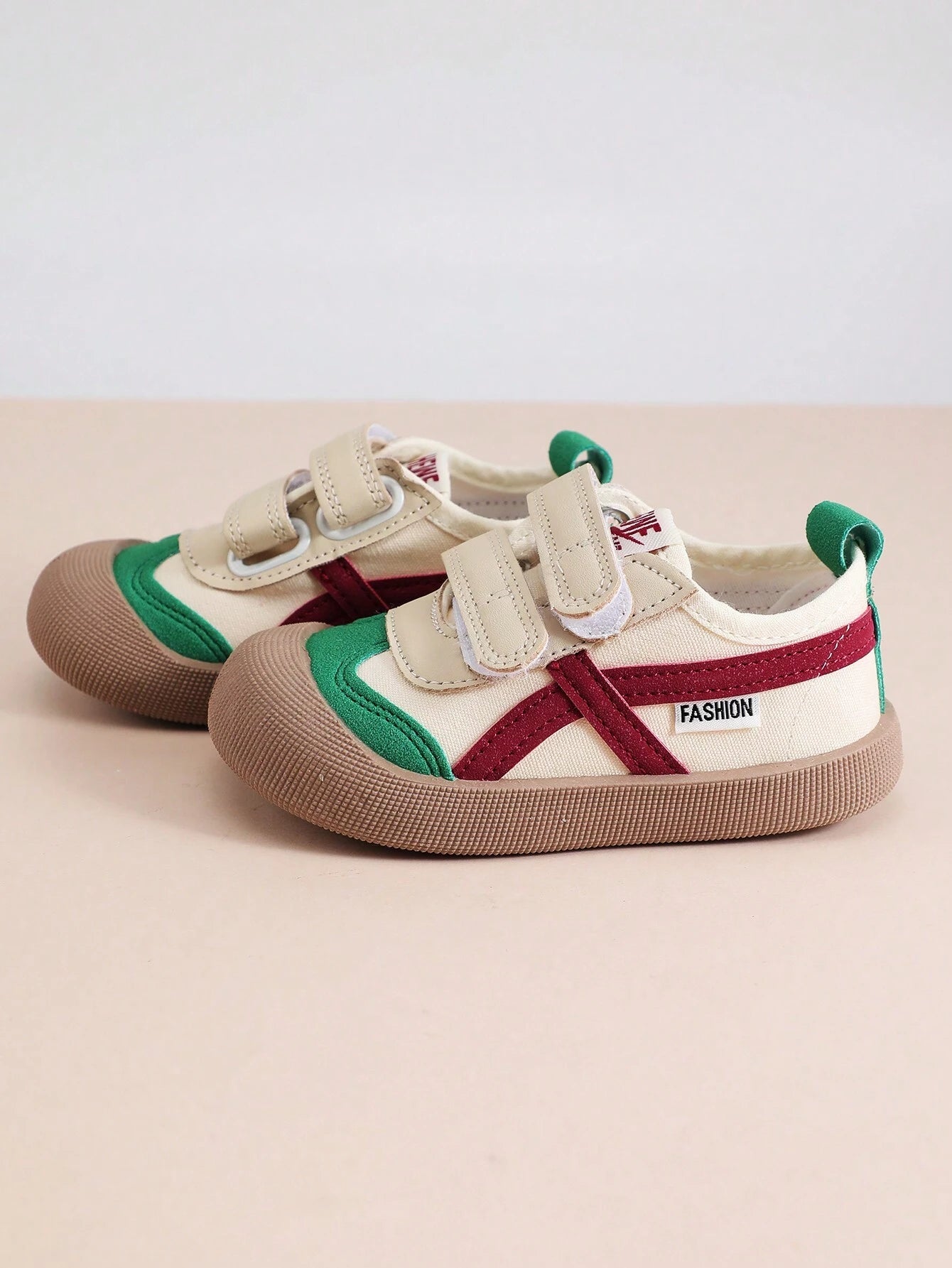 Fashionable Unisex Lightweight Rubber Sole Running Shoes