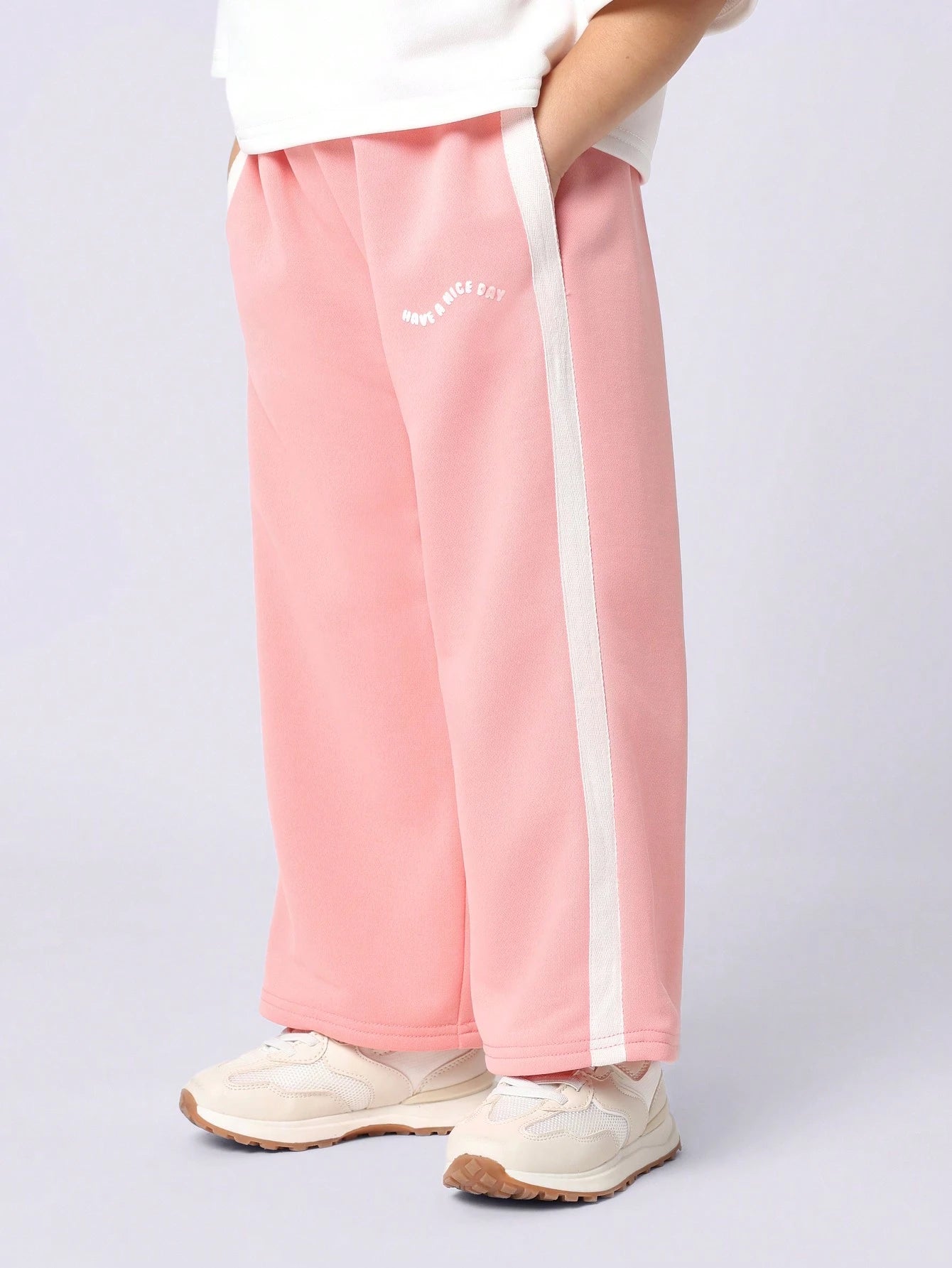 Young Girls Comfy Boxy Crop T-Shirt And Wide Leg Sweatpants With Have A Nice Day Graphic