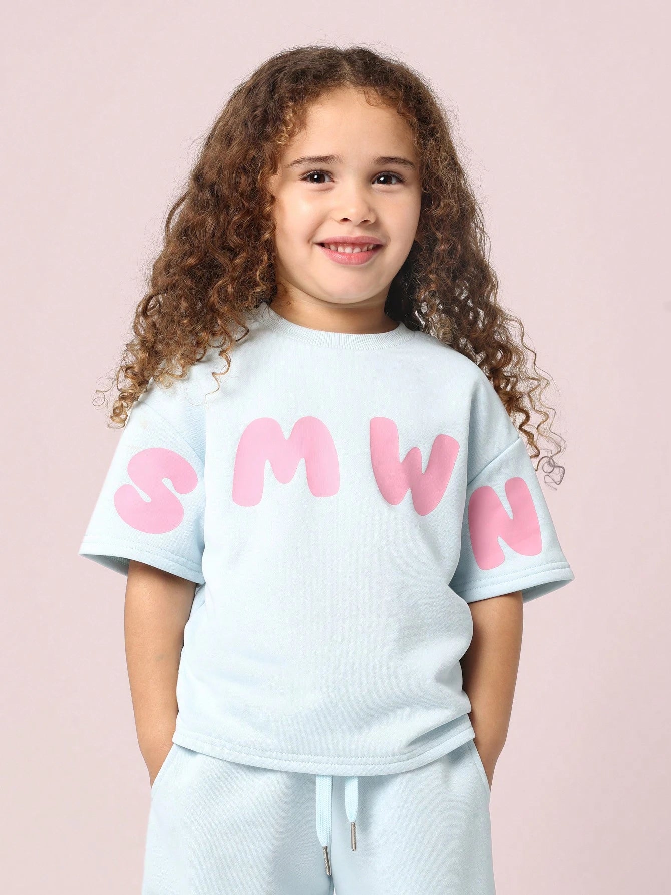 Young Girls Comfy Regular Fit Short Sleeve T-Shirt With Graphic Print And Jogger