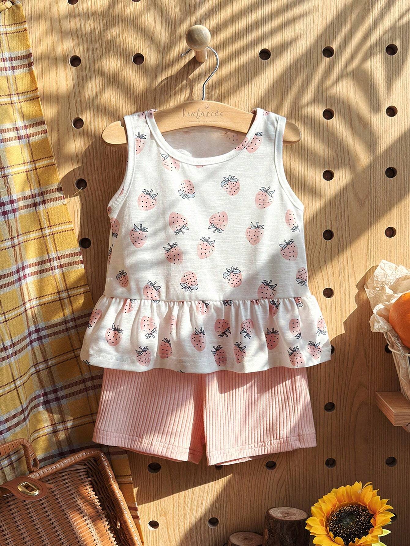 Baby Girls This Cute Two-Piece Outfit