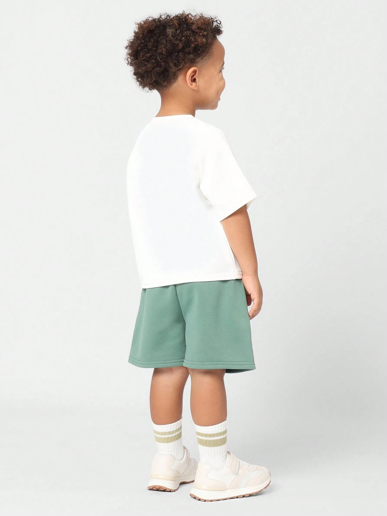 Young Boys Comfy Boxy Fit Raglan Short Sleeve T-Shirt And Contrast Short