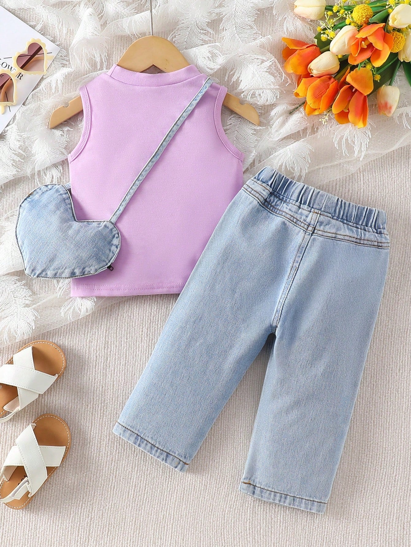 Baby Girl Casual Solid Color Collar Vest & Slogan Heart Printed Ripped Jeans Set
