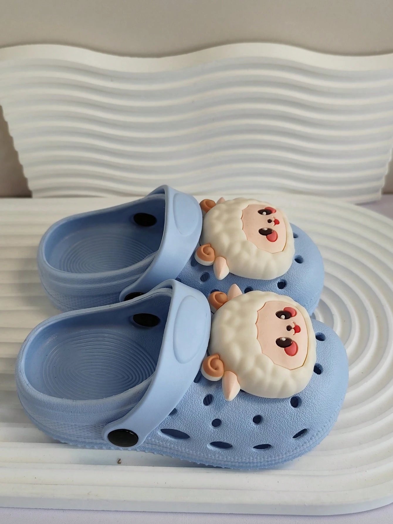 Soft Unisex Flat Slip-Resistant Two Wear Hole Shoes For Girls And Boys