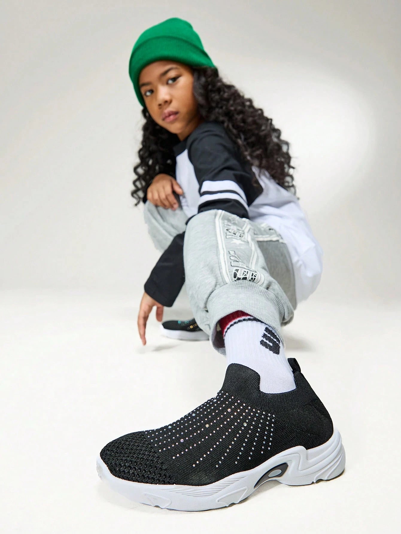 NSQ 1 Pair Multi-Season Kids Rhinestone Decor Slip-On Soft Sole Sneakers
