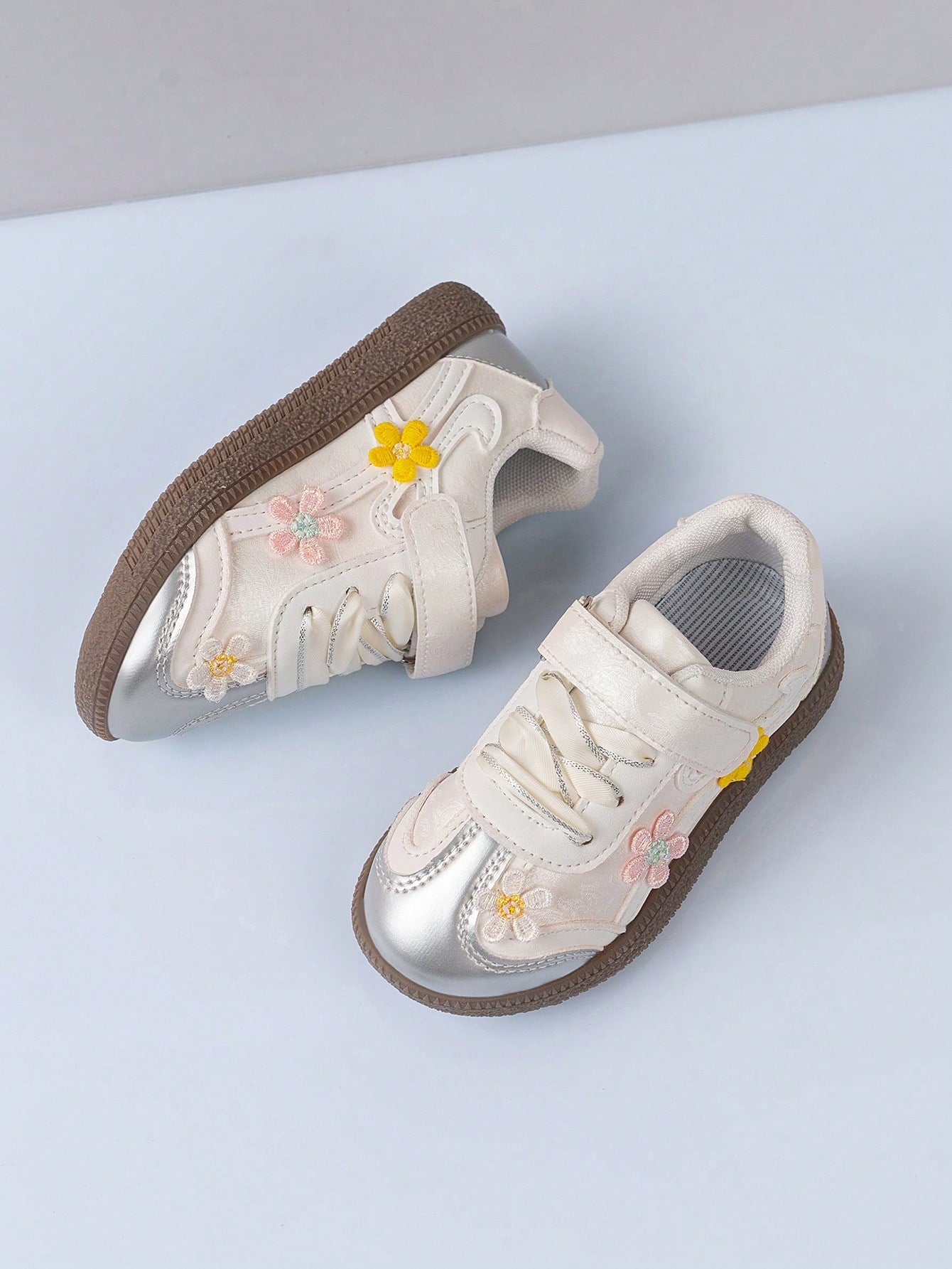 1 Pair Kids' Fashionable Comfortable Lace-Up Casual Sports Shoes