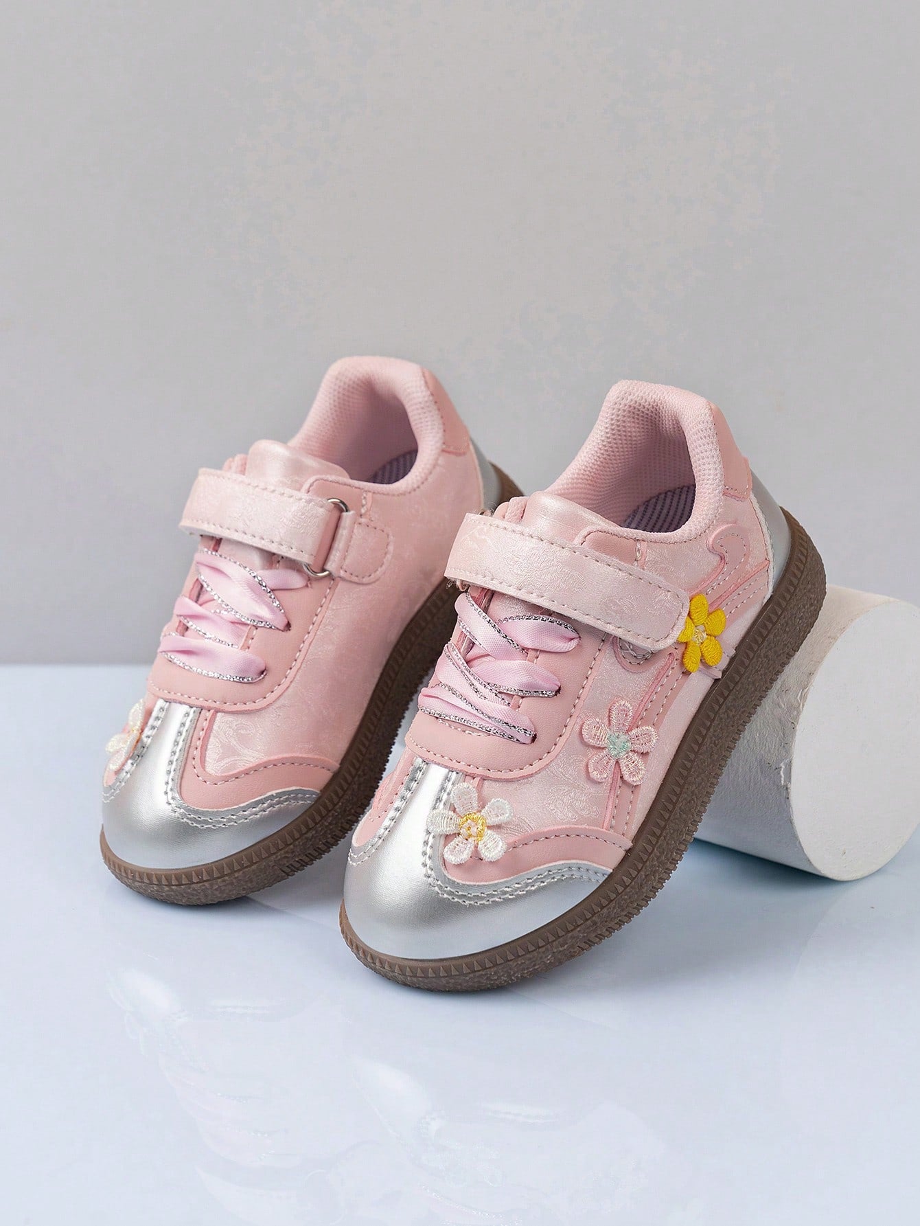 1 Pair Kids' Fashionable Comfortable Lace-Up Casual Sports Shoes Pink